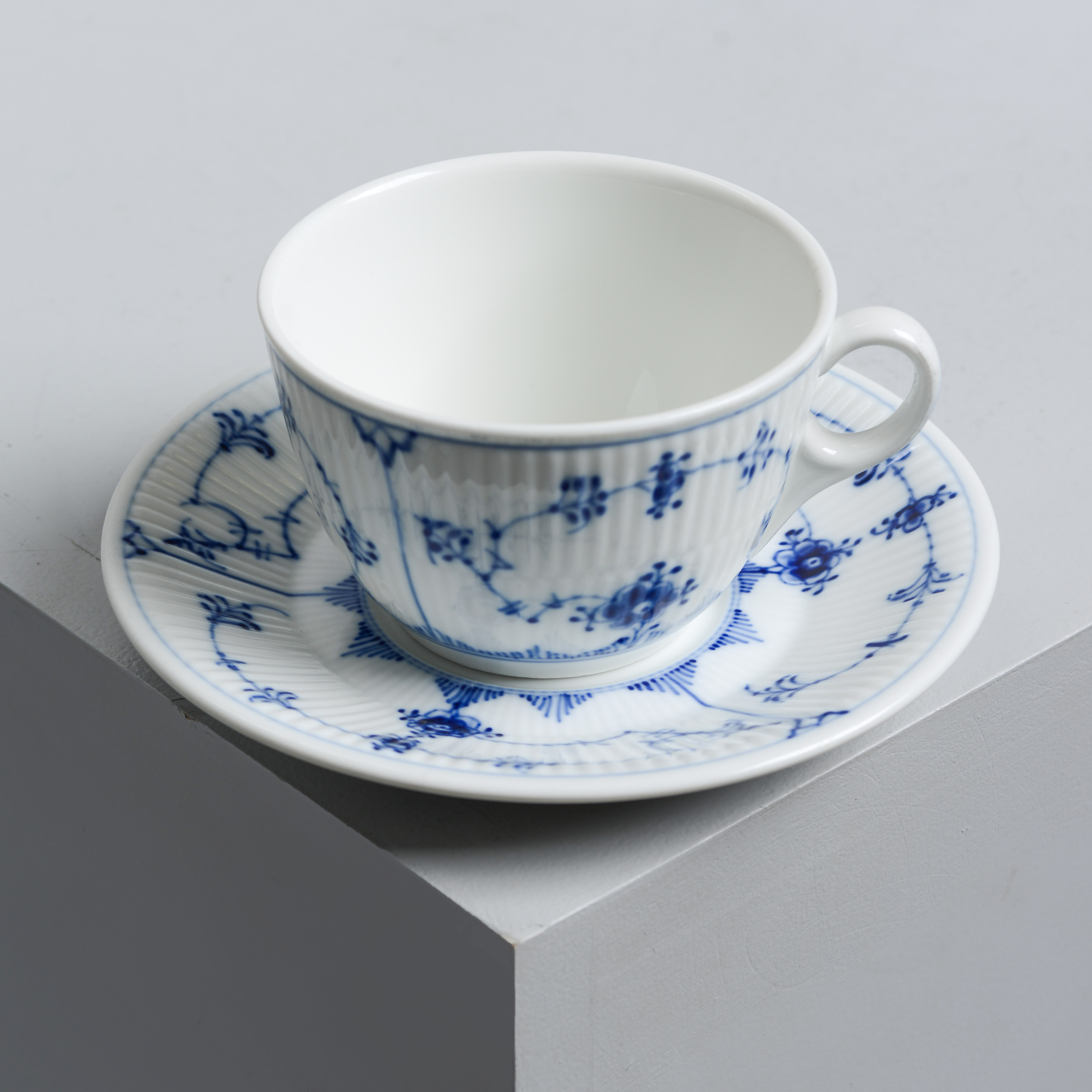 MUSSELMALET, tekoppar, 6 st, halvblond, Royal Copenhagen, Danmark (10 delar).