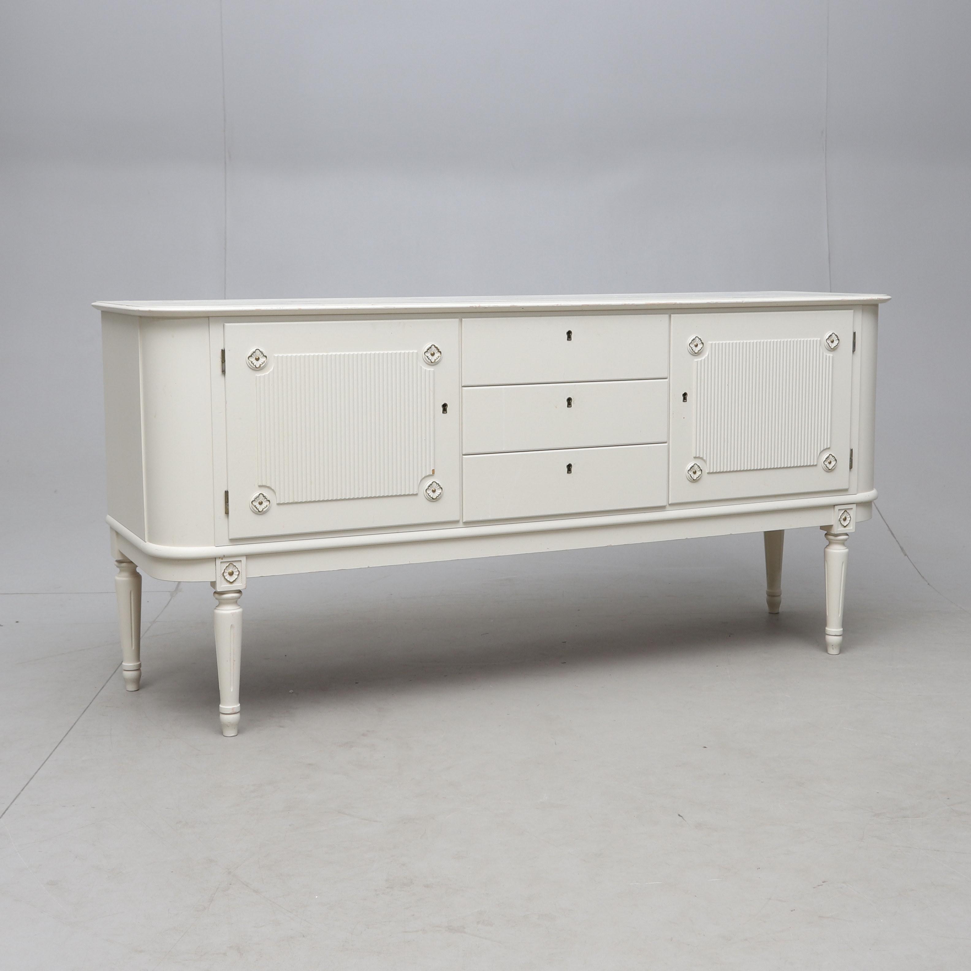 SIDEBOARD, Gustaviansk stil, 1900-talets andra hälft.
