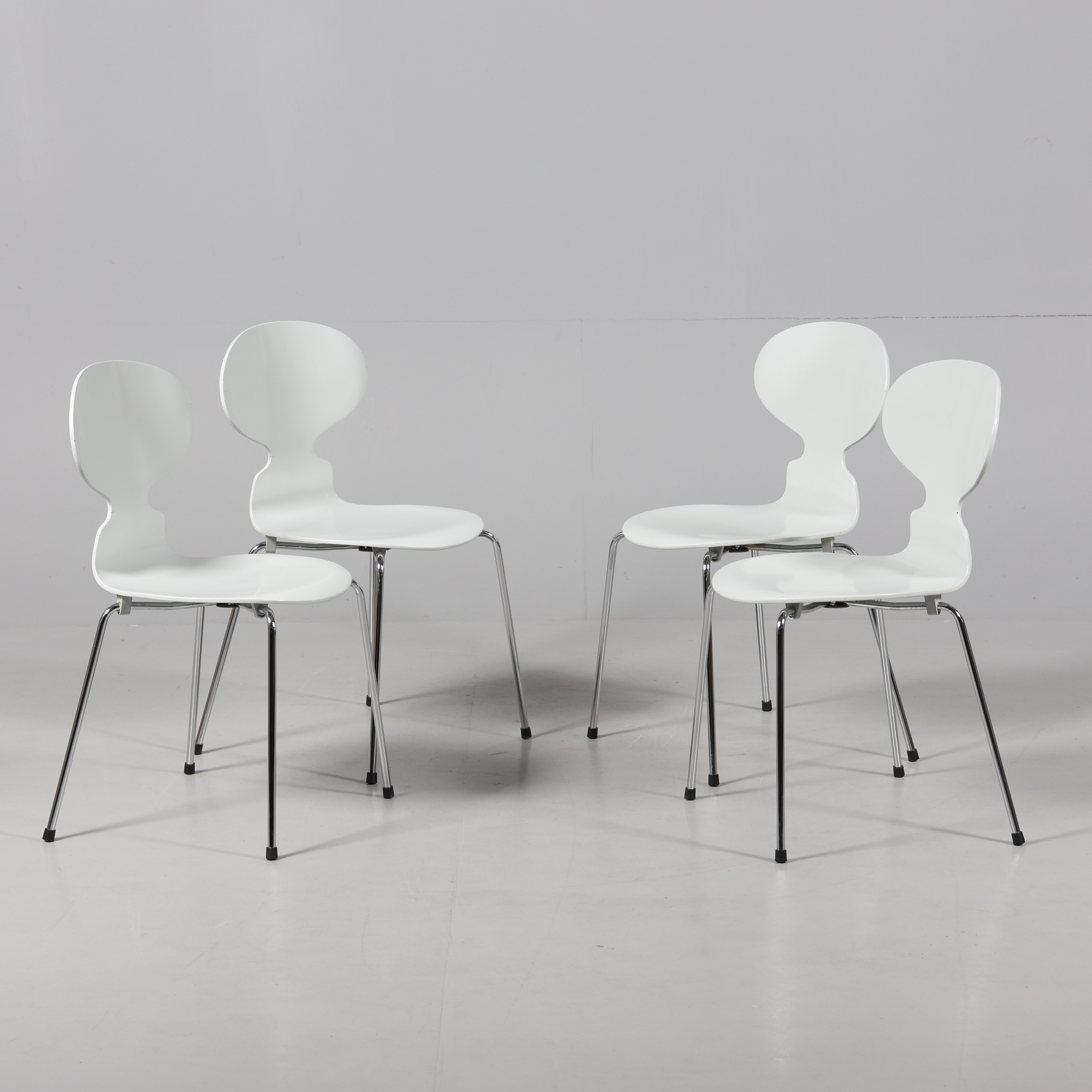ARNE JACOBSEN. STOLAR, 4 stycken, "Myran" Fritz Hansen.