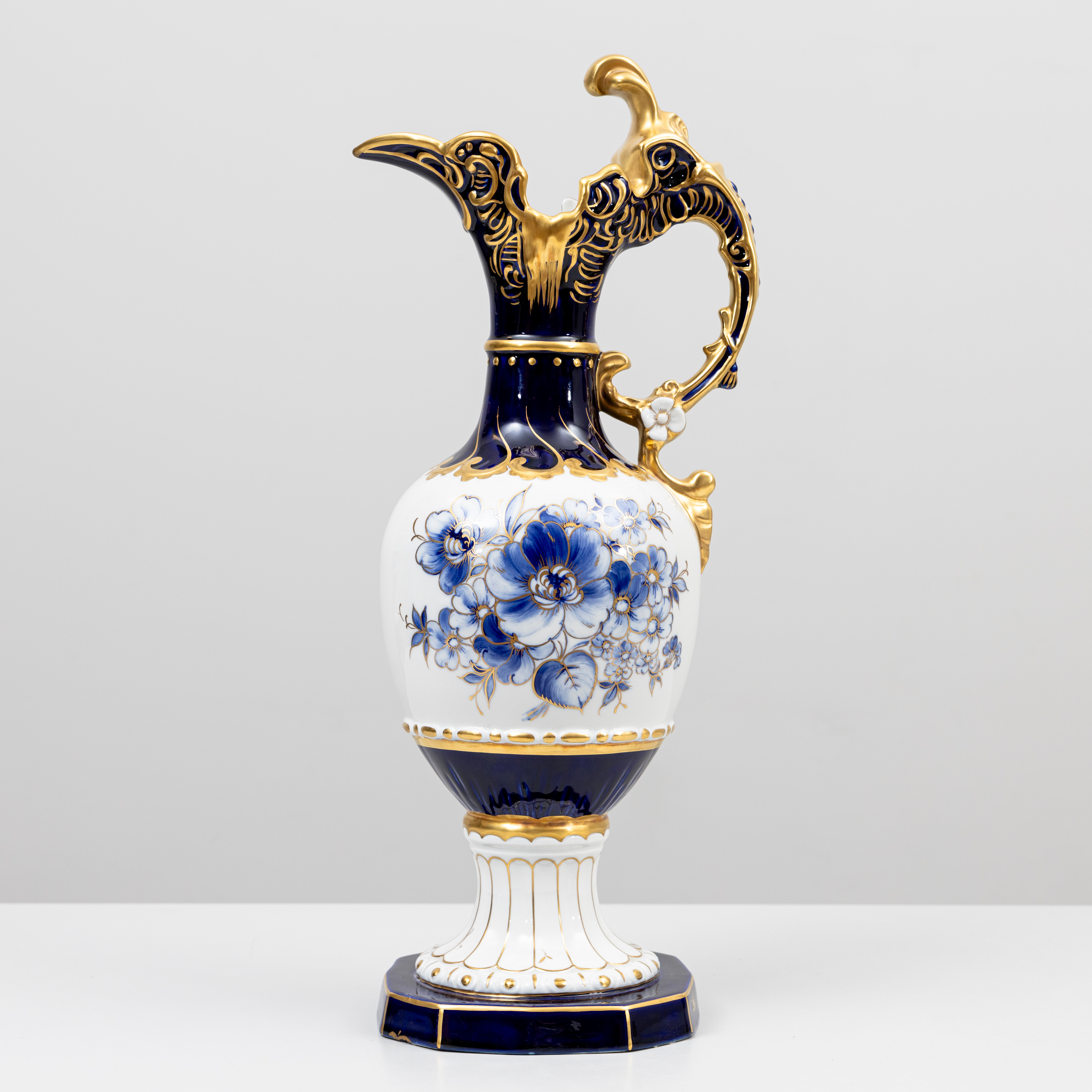 PRYDNADSKANNA, porslin, 5015, Royal Dux.