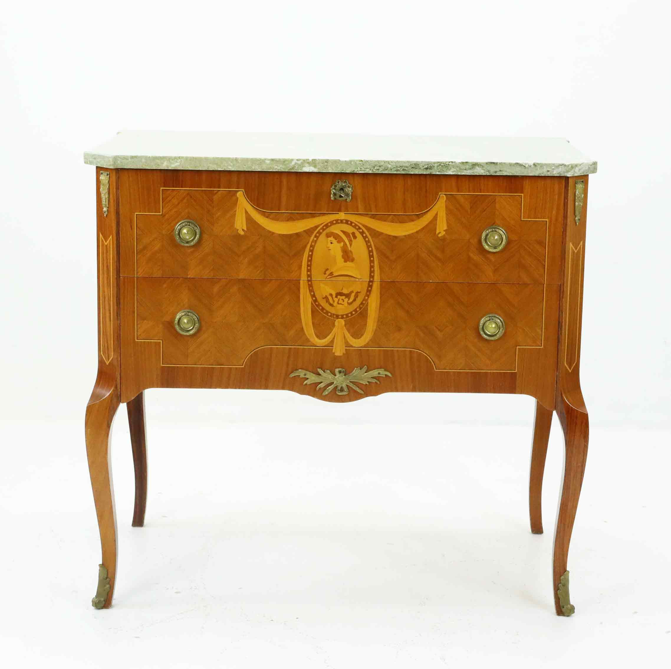 BYRÅ, Gustaviansk-stil, 1900-tal.