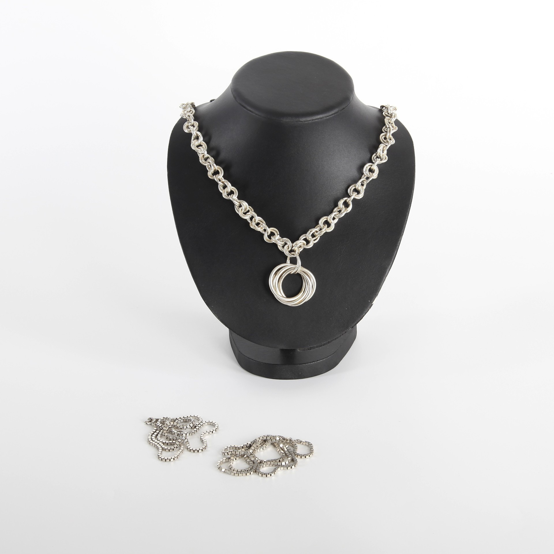 HALSKEDJOR, 3 st, Sterlingsilver, bl a UnoAErre, Italien.