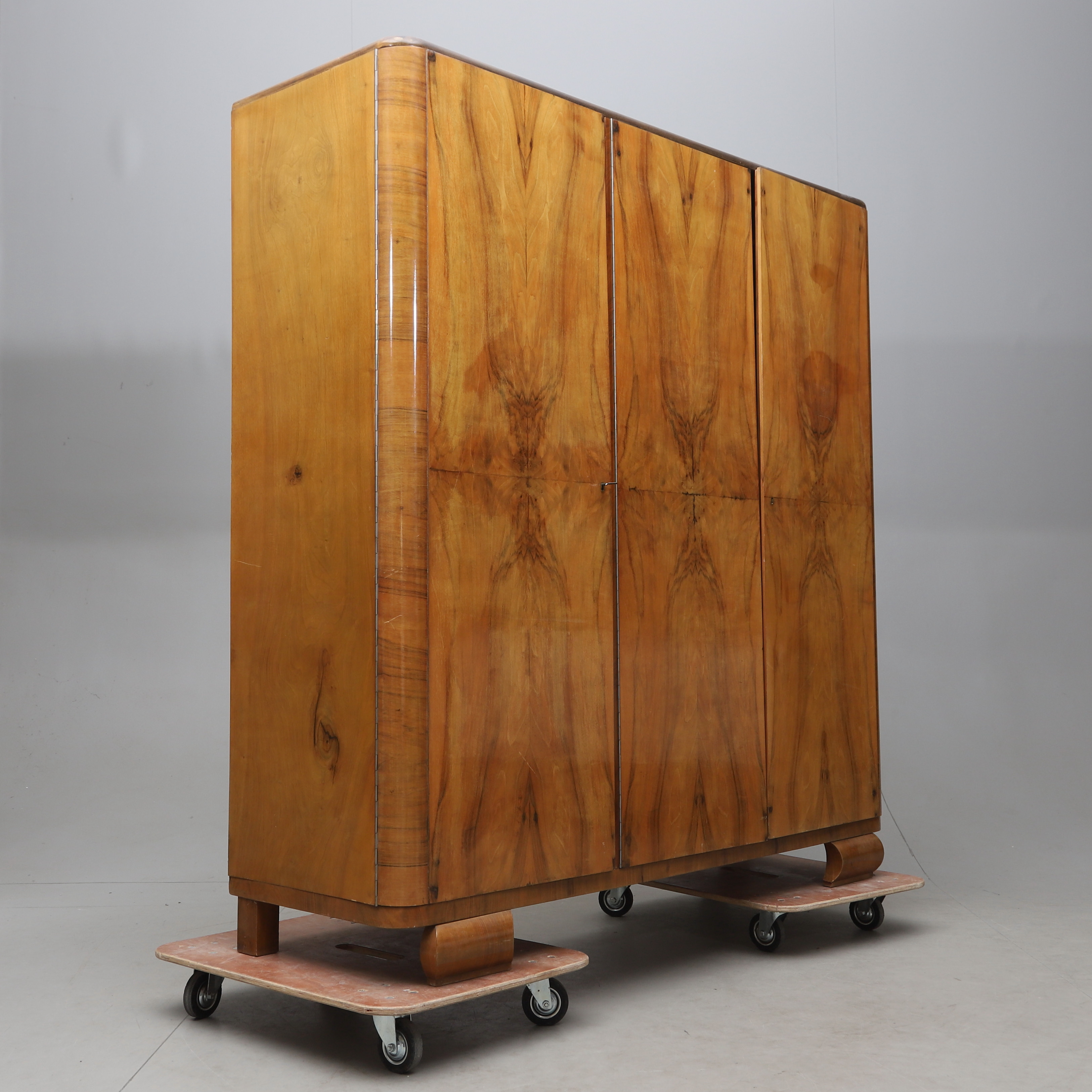 KLÄDSKÅP, valnöt, Art deco, 1900-talets första hälft.