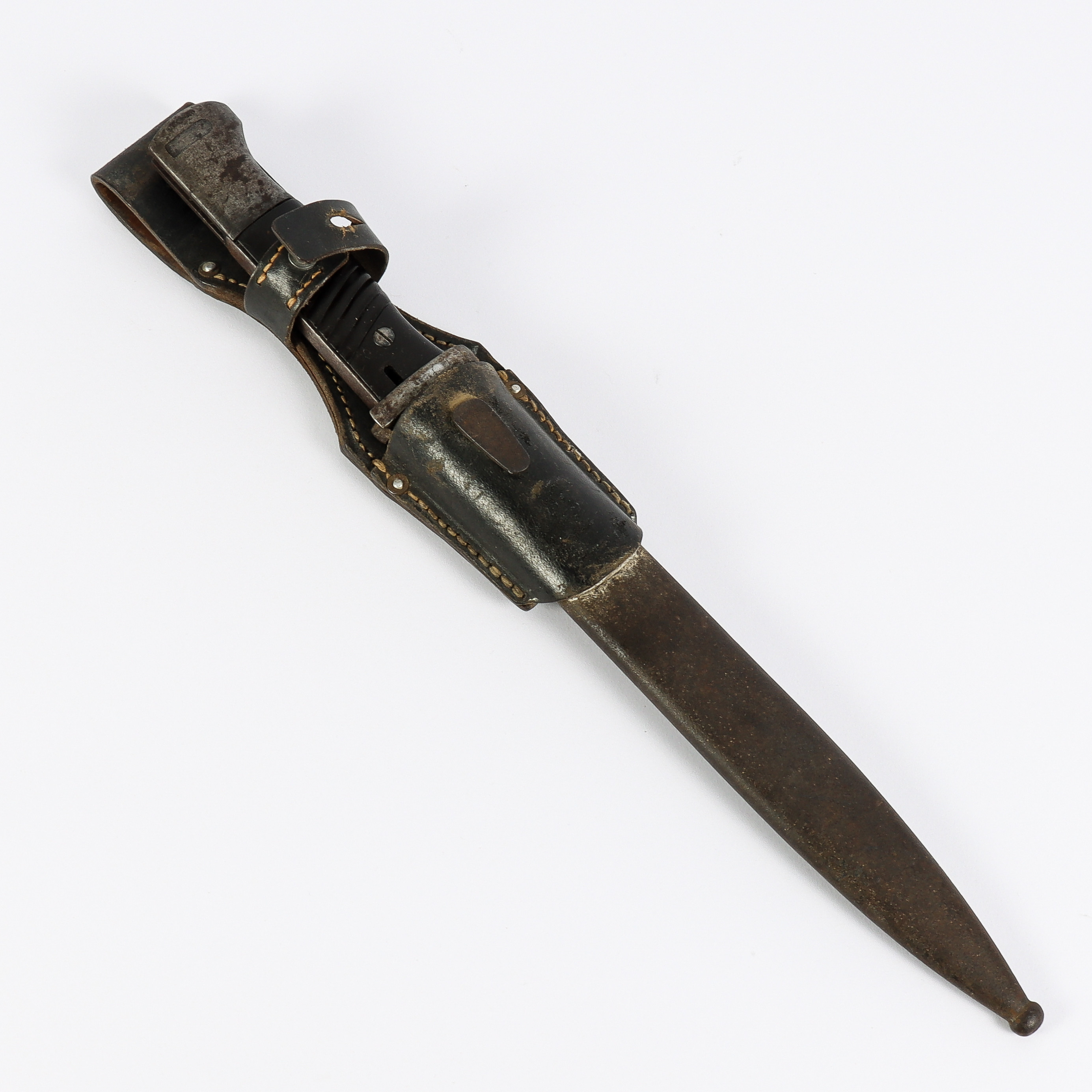 KNIVBAJONETT med balja, bärrem, K98, Tyskland.
