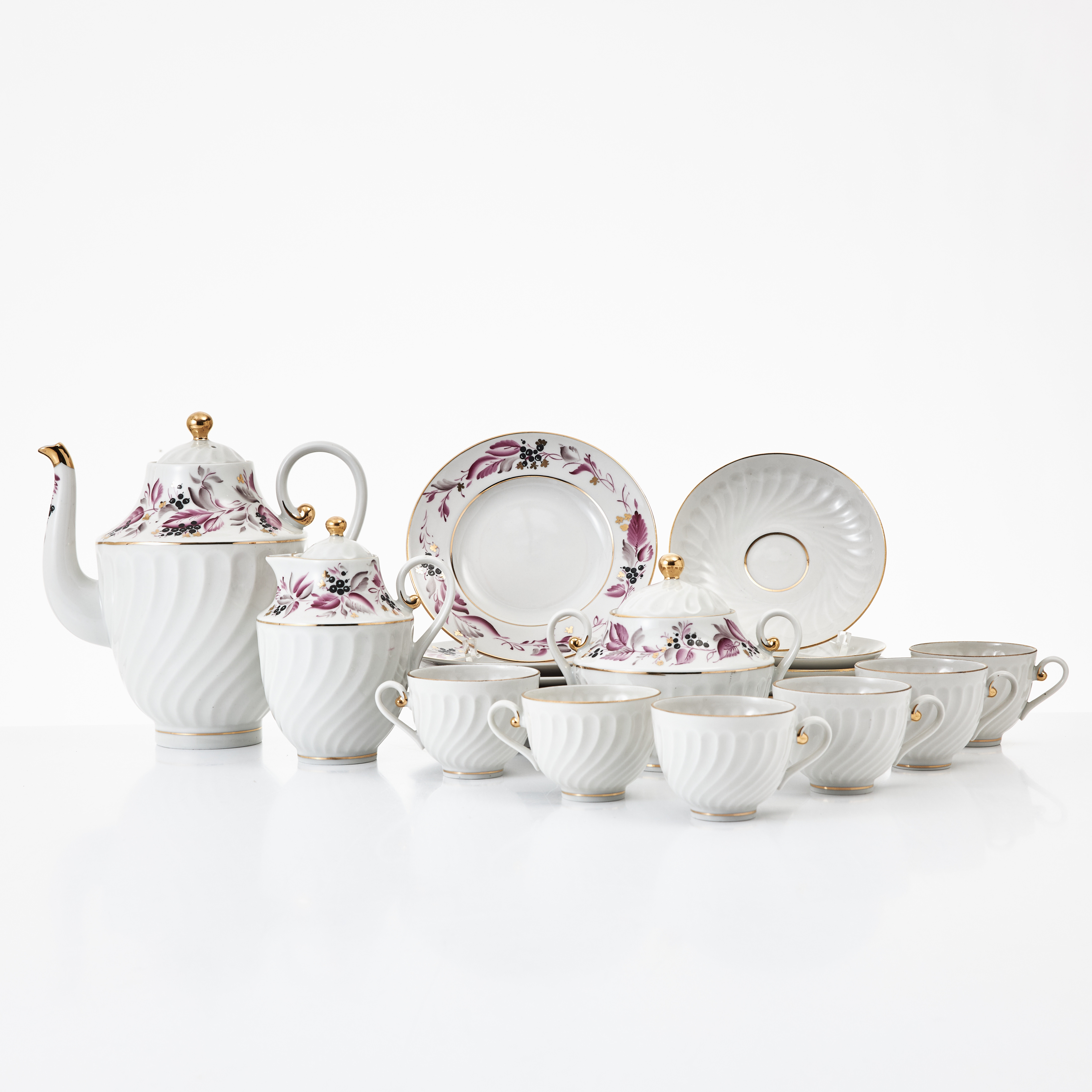 LOMONOSOV, kaffeservis, 15 dlr., porslin, Ryssland, 1980-tal, godset med vriden dekor samt blomsterbård i magenta, grått och svart, detaljer i guld.