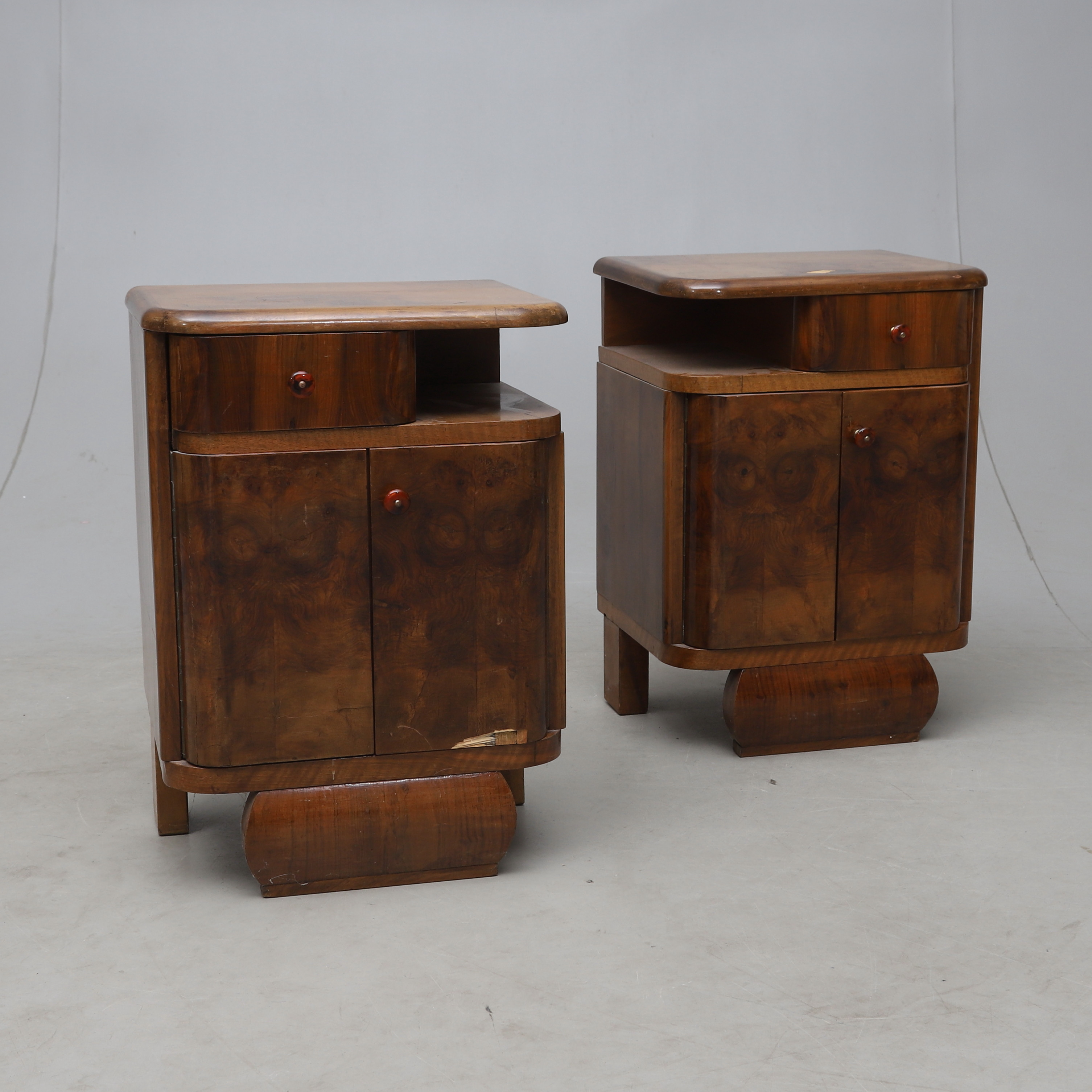 SÄNGBORD, 1 par, valnöt, Art deco, 1900-talets första hälft.