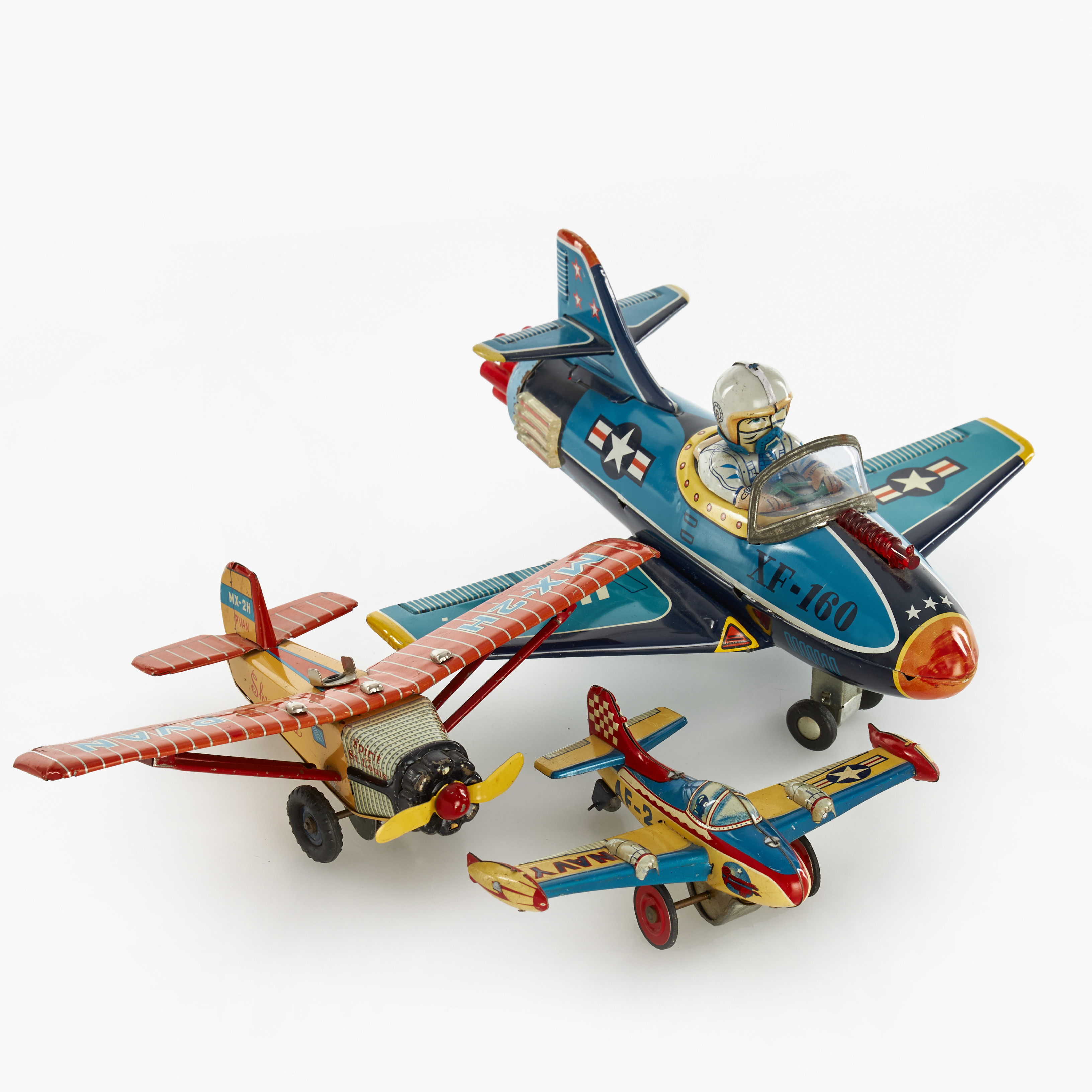 PLÅTLEKSAKER, stridsflygplan, 3 st, Bandai & Nomura, litograferad plåt, Japan, 1950/60-tal.