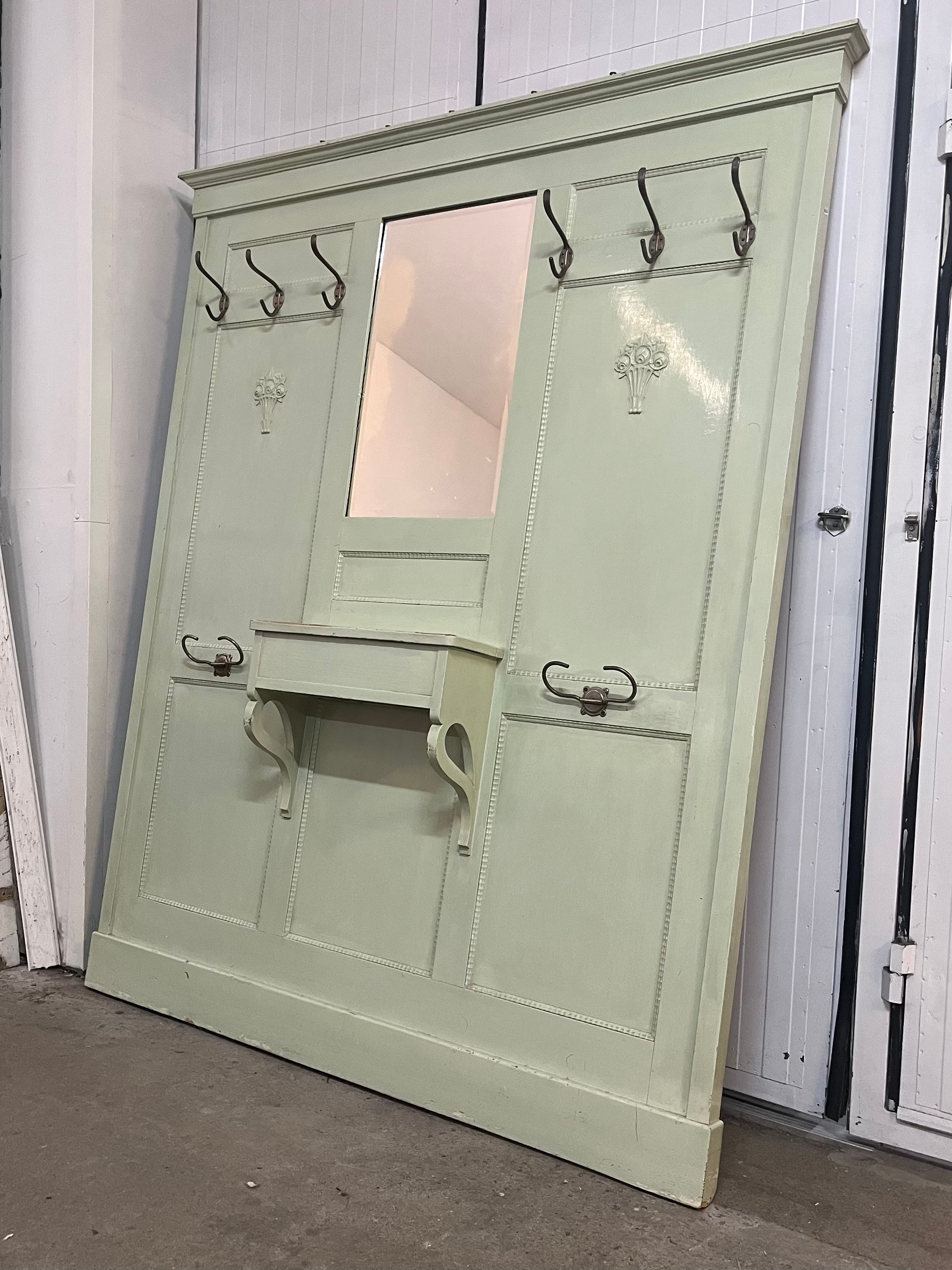 HALLMÖBEL, 1900-talets början.