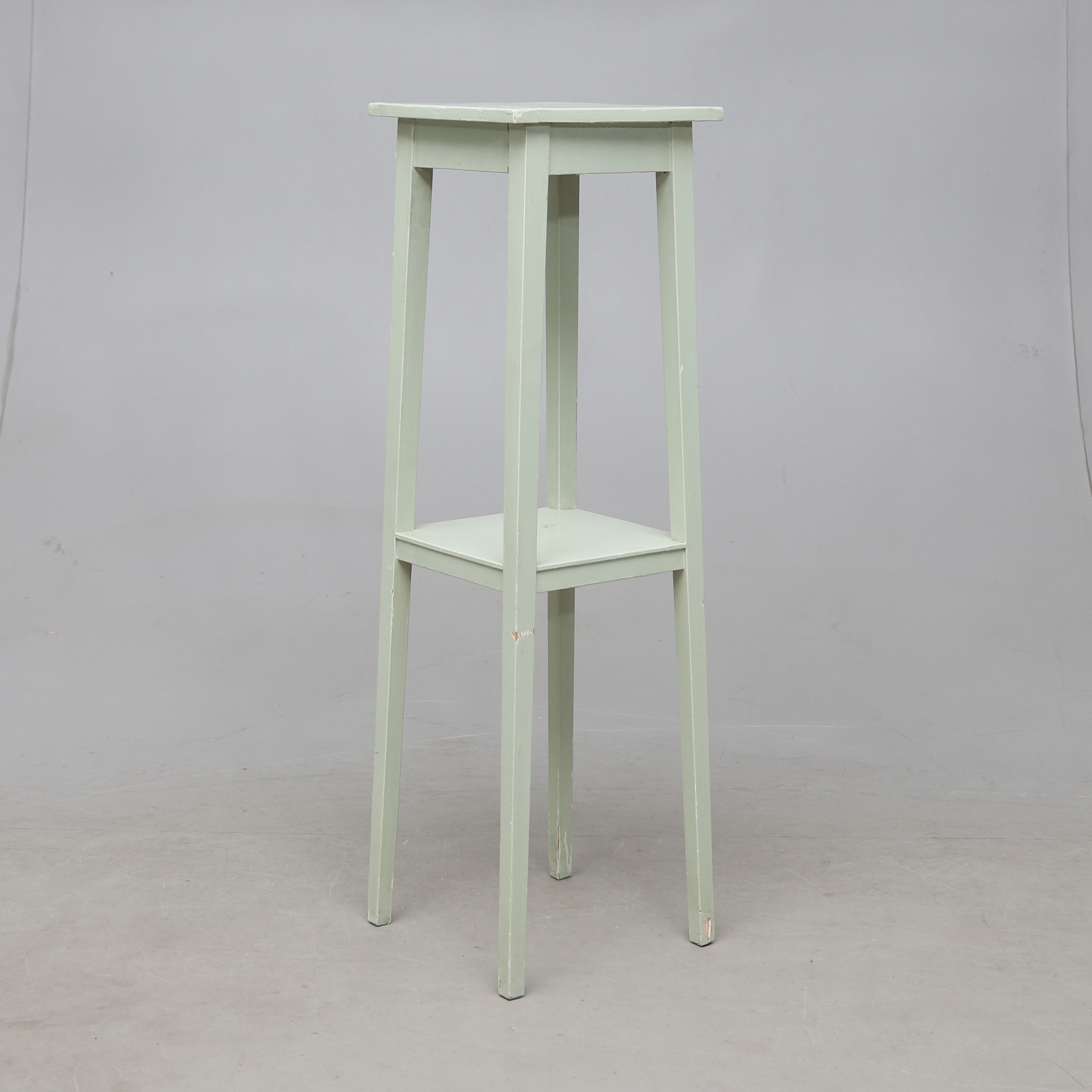 PIEDESTAL, målad, 1900-talets början.