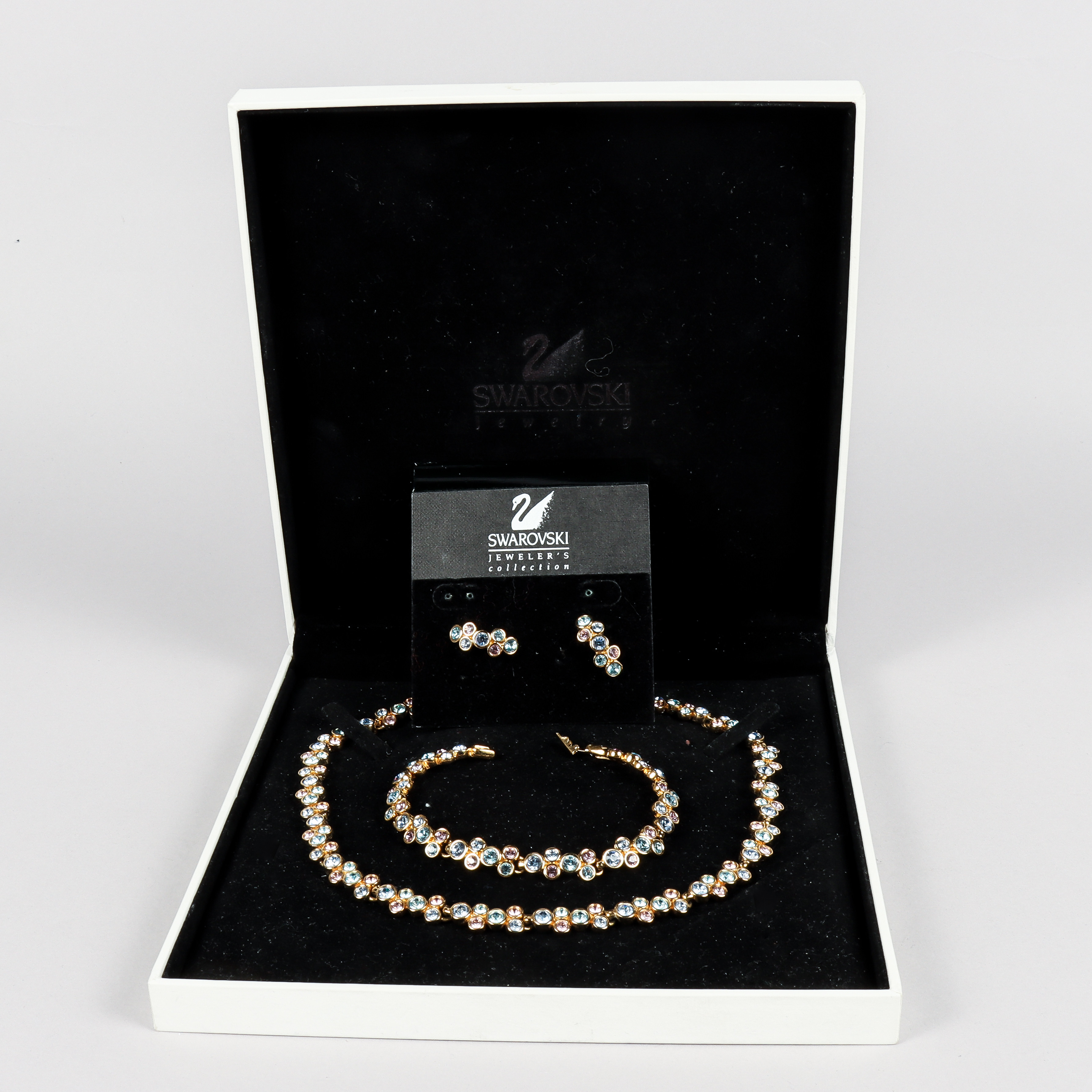 SWAROVSKI smyckeset, collier, armband och örhängen.