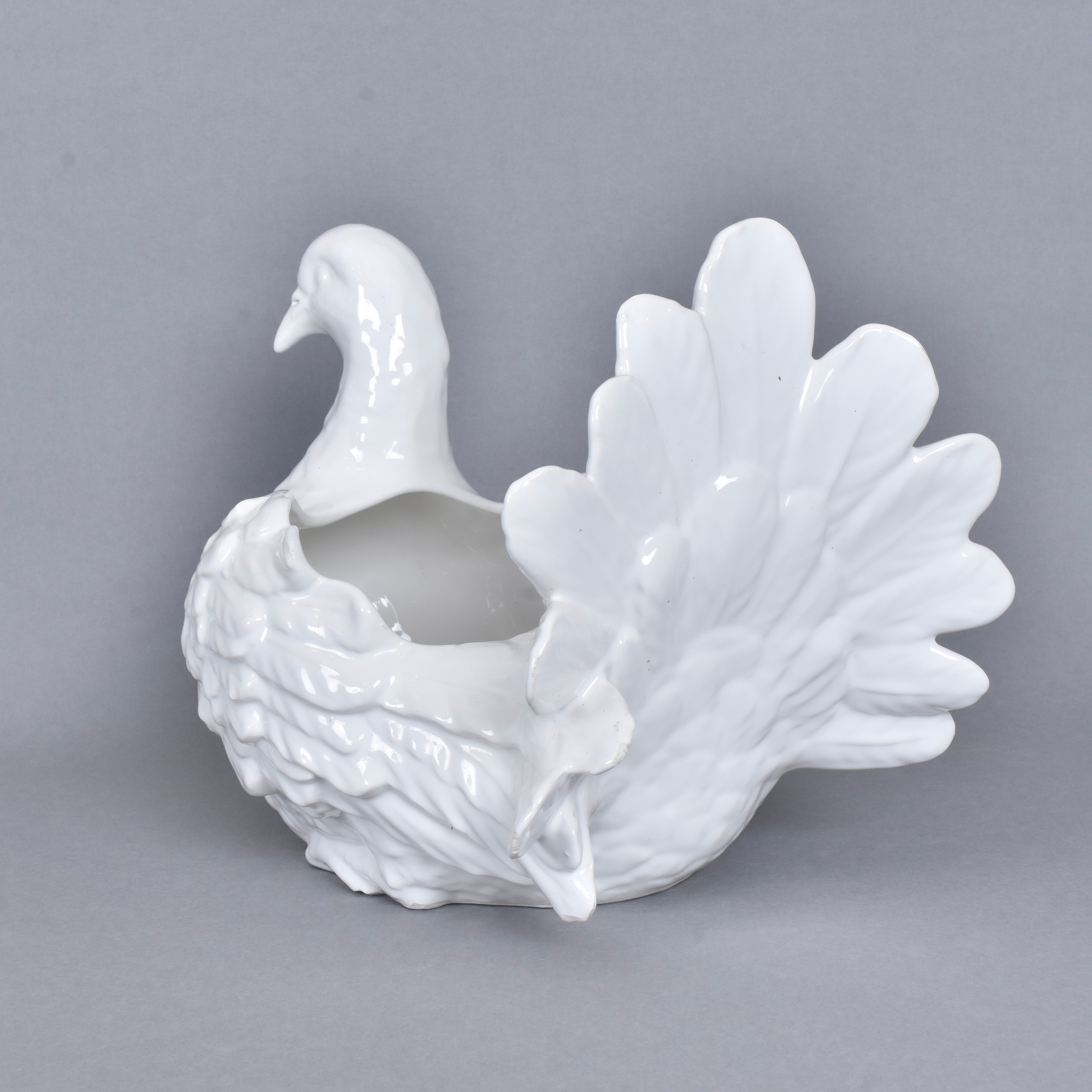 JARDINIÈRE, vitglaserat lergods, Italien, 1900-talets 2 hälft.