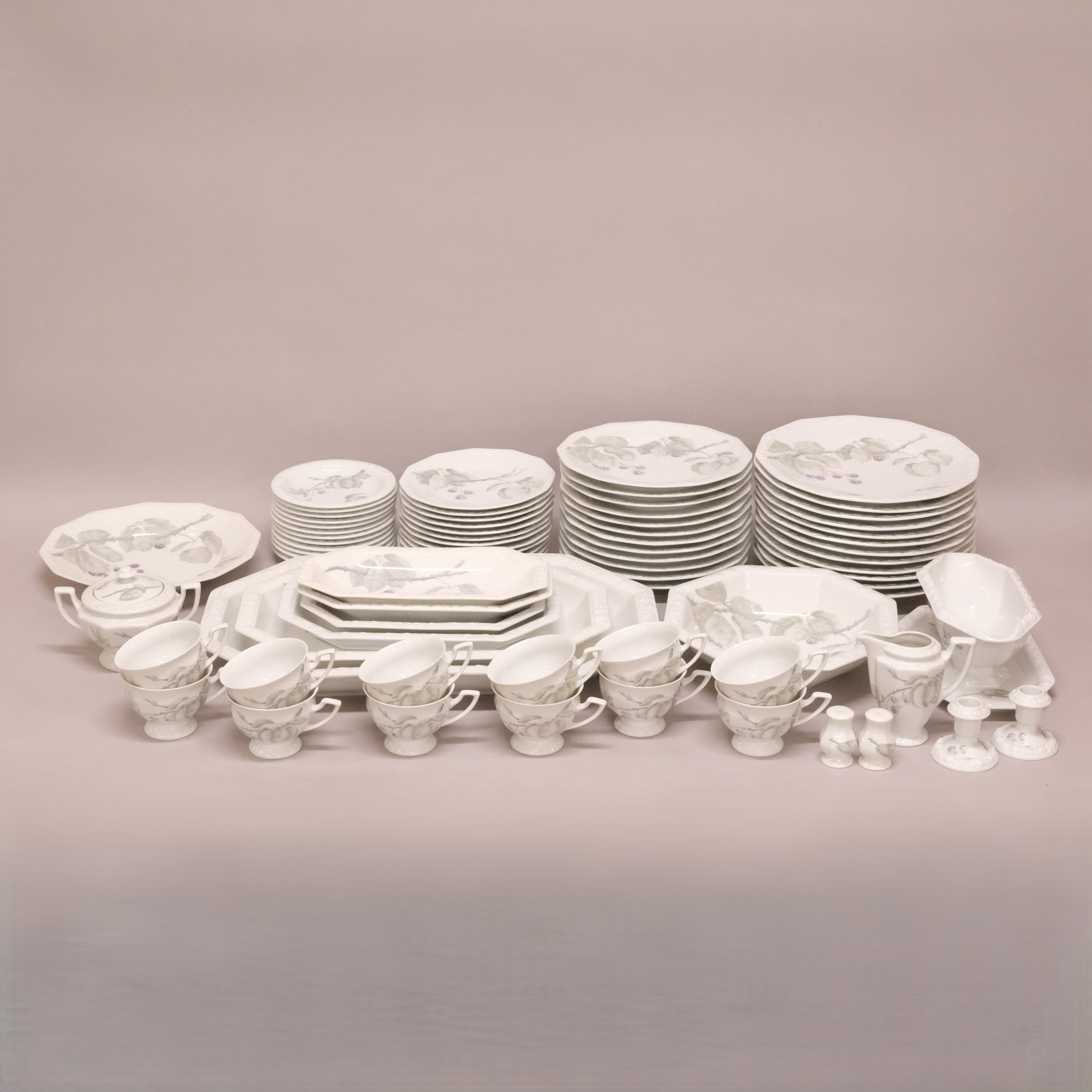 ROSENTHAL. MAT- OCH KAFFESERVIS. "MARIA BJÖRNBÄR", CLASSIC ROSE, 75 DELAR.