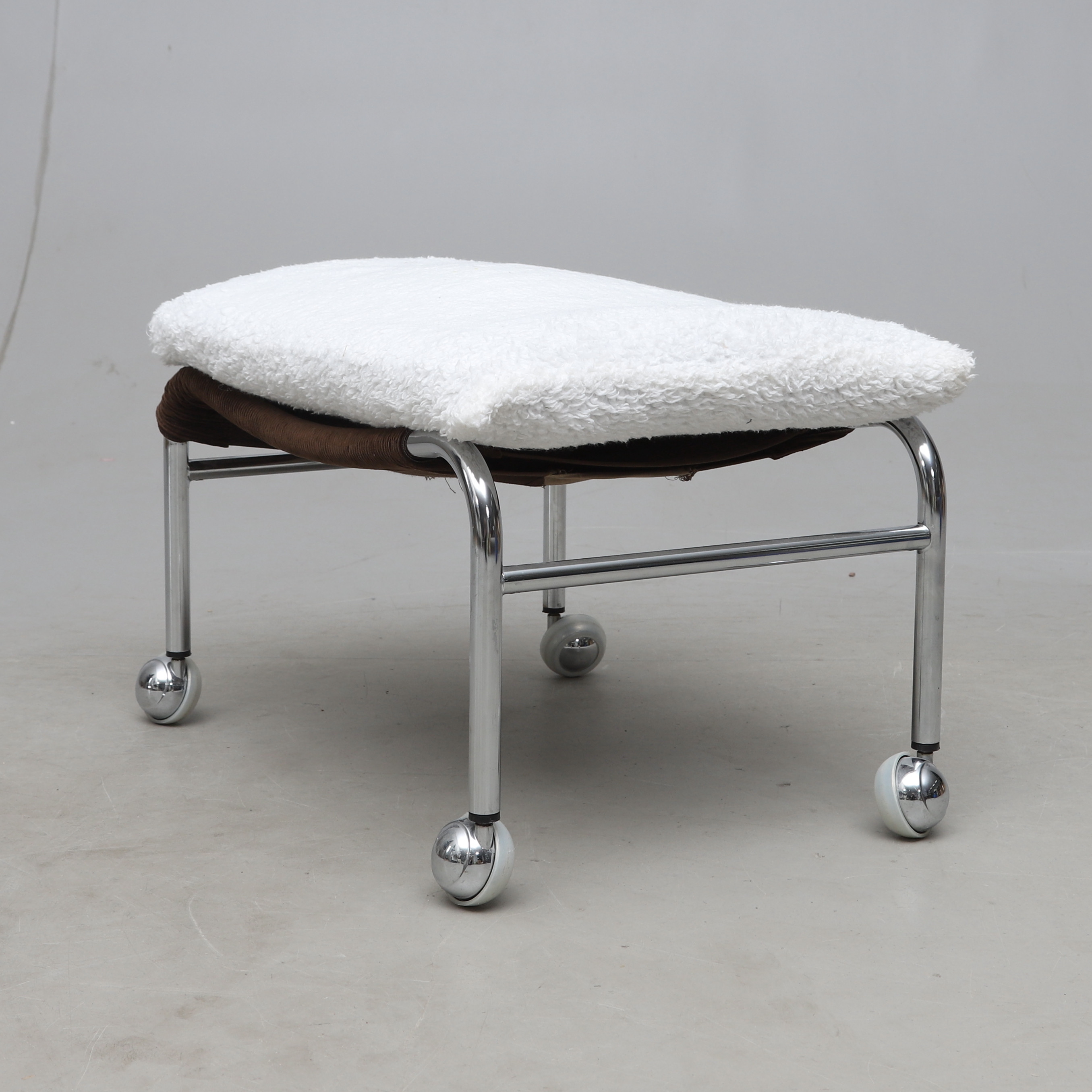 JAN-ERIK BENGTSSON. fotpall, metall/textil, "Häger", Ikea, 1970-tal.