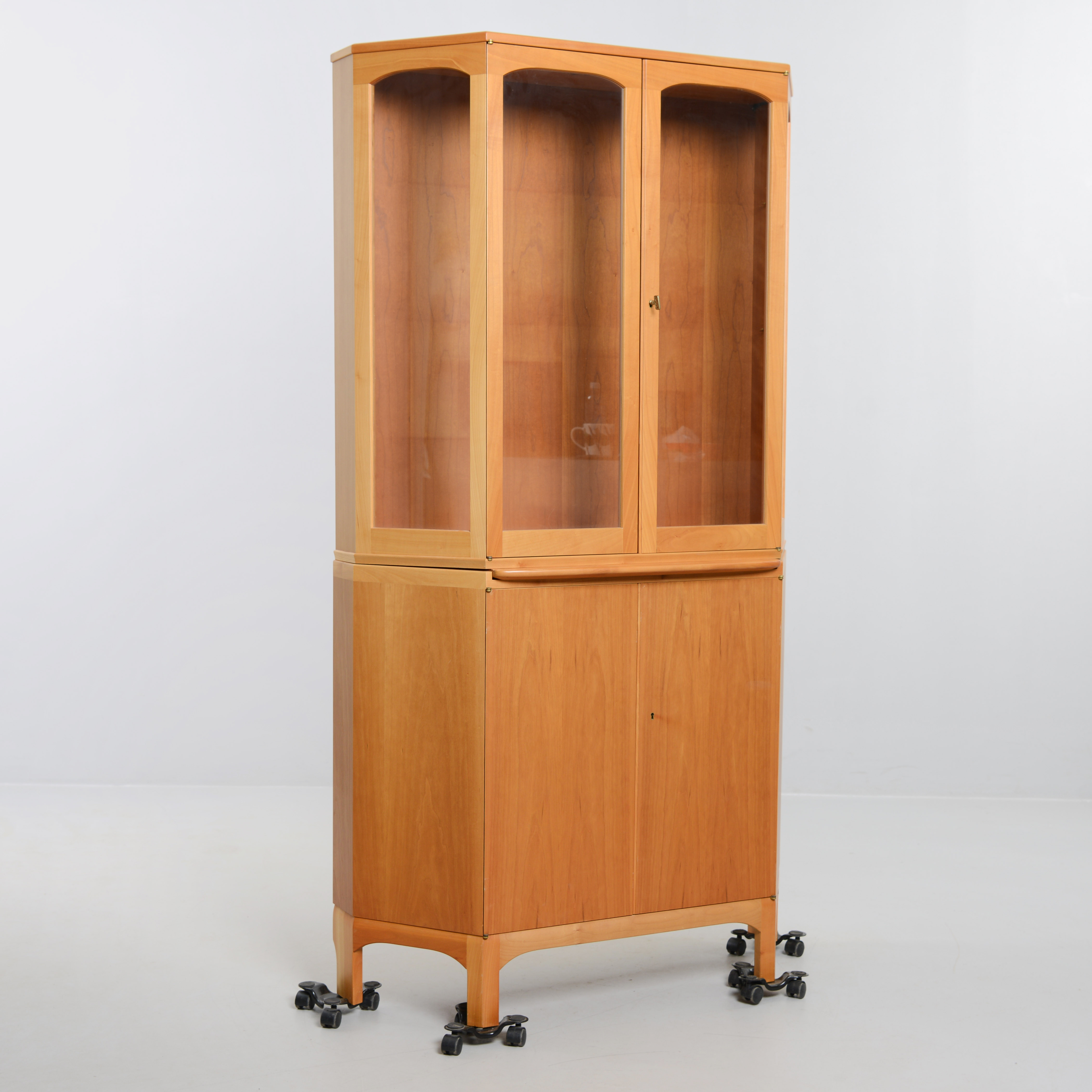 CARL MALMSTEN. Vitrinskåp, "Undantaget", introducerad 1953, Carl Löfving & Söner, Tibro.