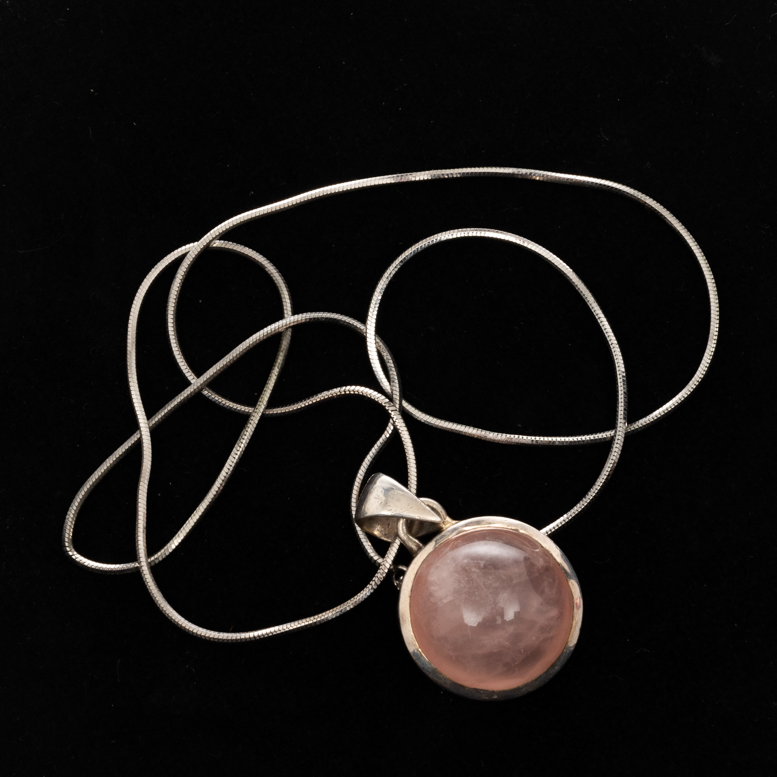 COLLIER. Sterlingsilver. Rosenkvarts.