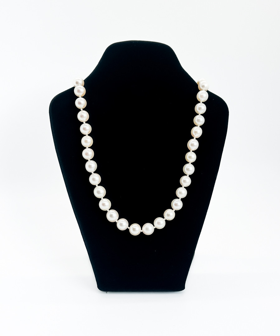 JKA KÖHLE. Pärlcollier med lås i Silver.