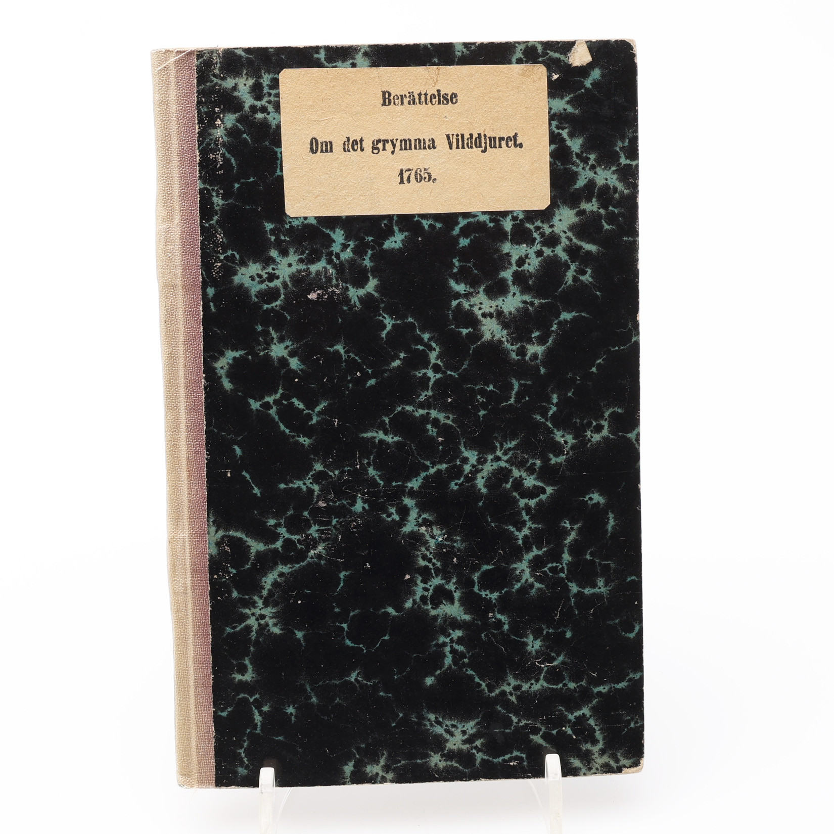 JAKT/ZOOLOGI. MAGNUS ORRELIUS SÄLLSYNTA. BERÄTTELSE, OM DET GRYMMA MÄNNISKOFRÄTANDE WILDJURET, SOM ÖFWER ET ÅRS TID ÅSTADKOMMIT I FRANKRIKES SÖDRA PROVINCIER MYCKEN UPMÄRKSAMHET, SKADA OCH OLÄGENHET 1765.