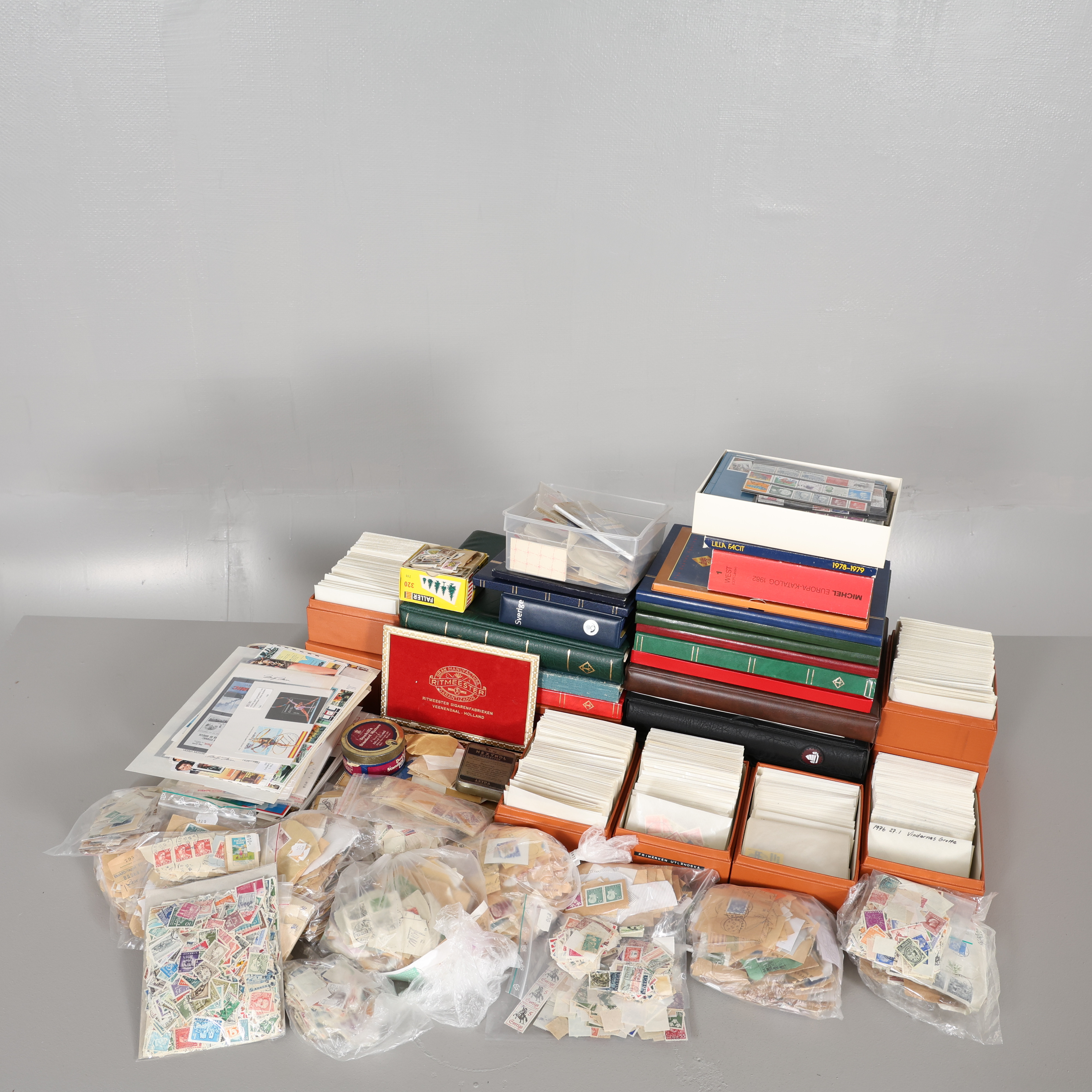 FRIMÄRKEN, parti, Sverige och utland.