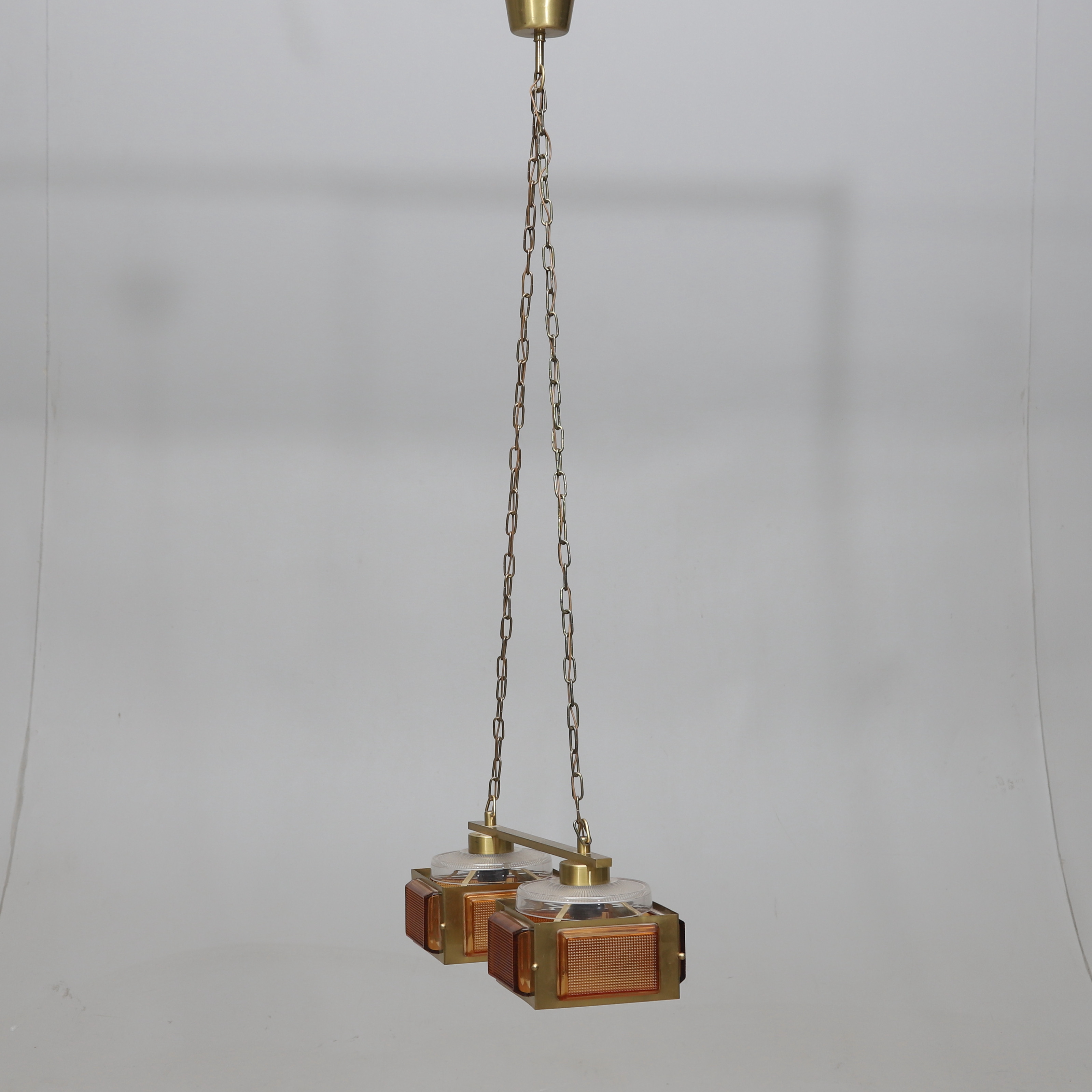 TAKLAMPA, glas och mässing, 1960/70-tal.