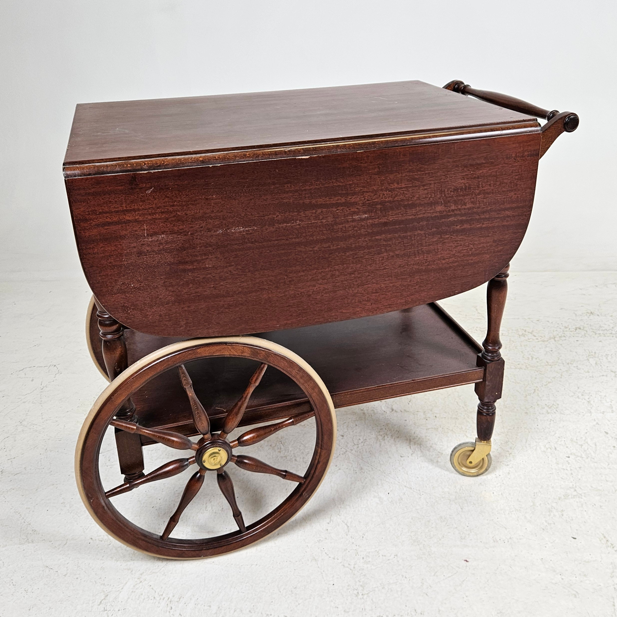 SERVERINGSVAGN, 1900-talets andra hälft.