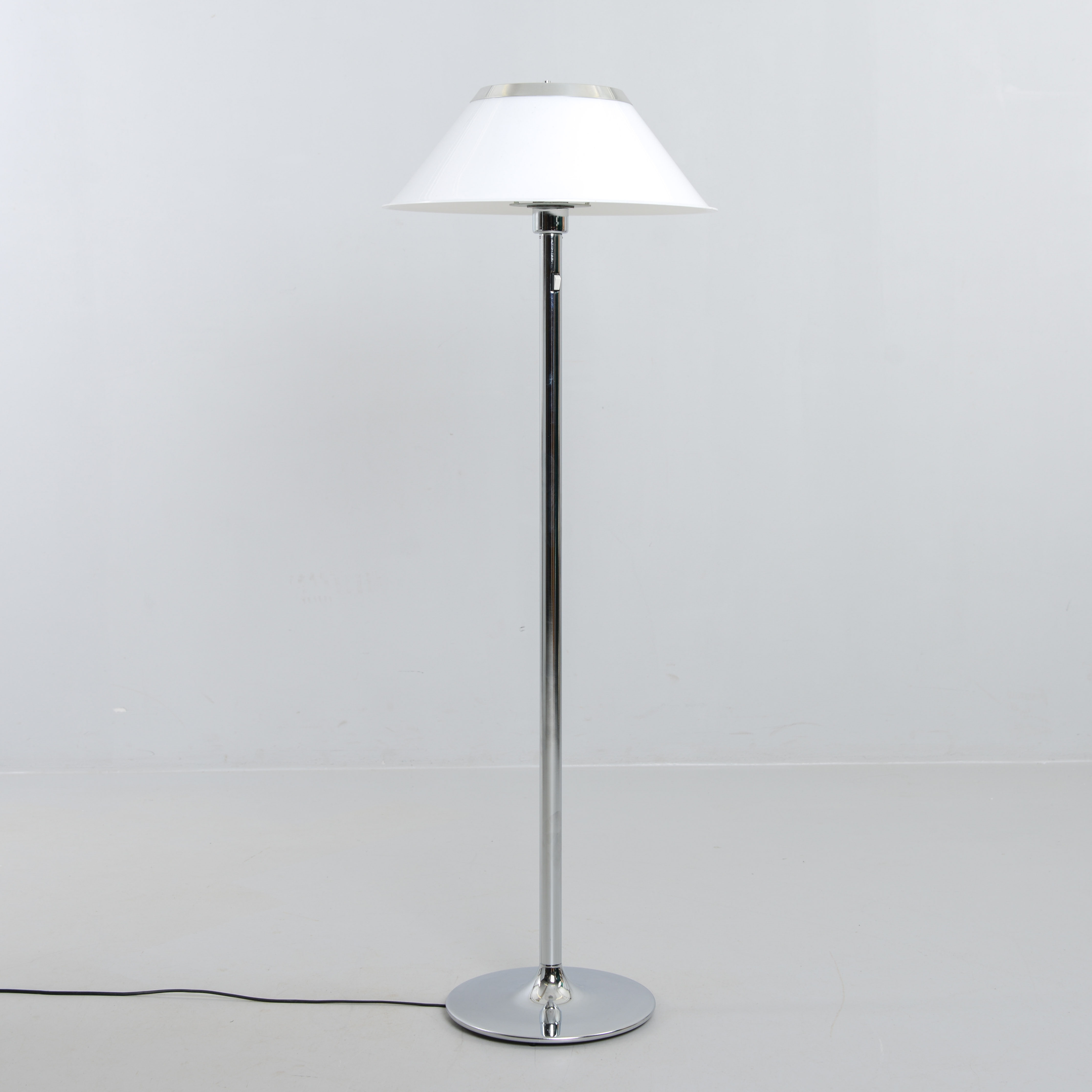 PER SUNDSTEDT. Golvlampa, "Mars", Ateljé Lyktan, Åhus, formgiven 1972.