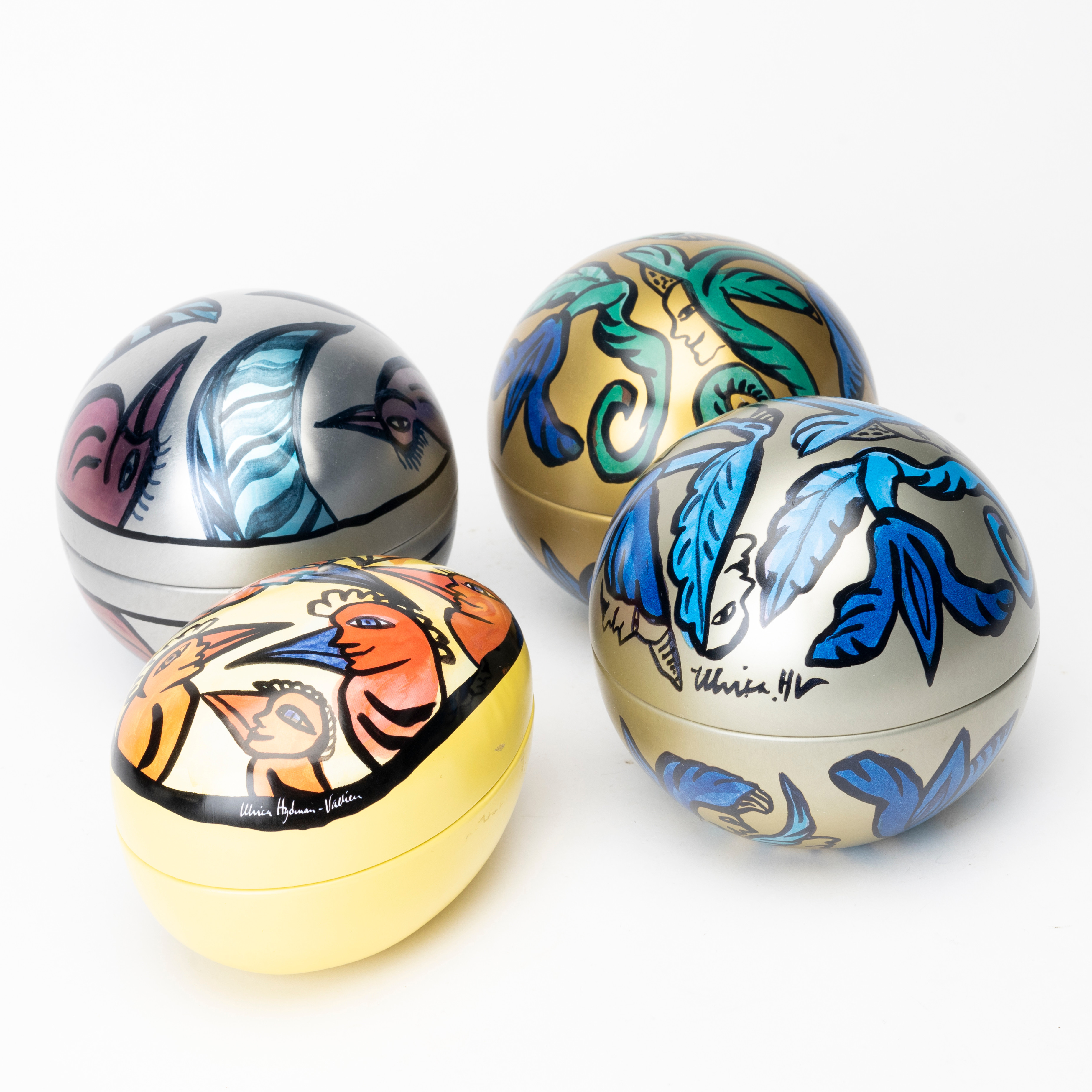 ULRICA HYDMAN-VALLIEN. 4 st, Ägg, metall.