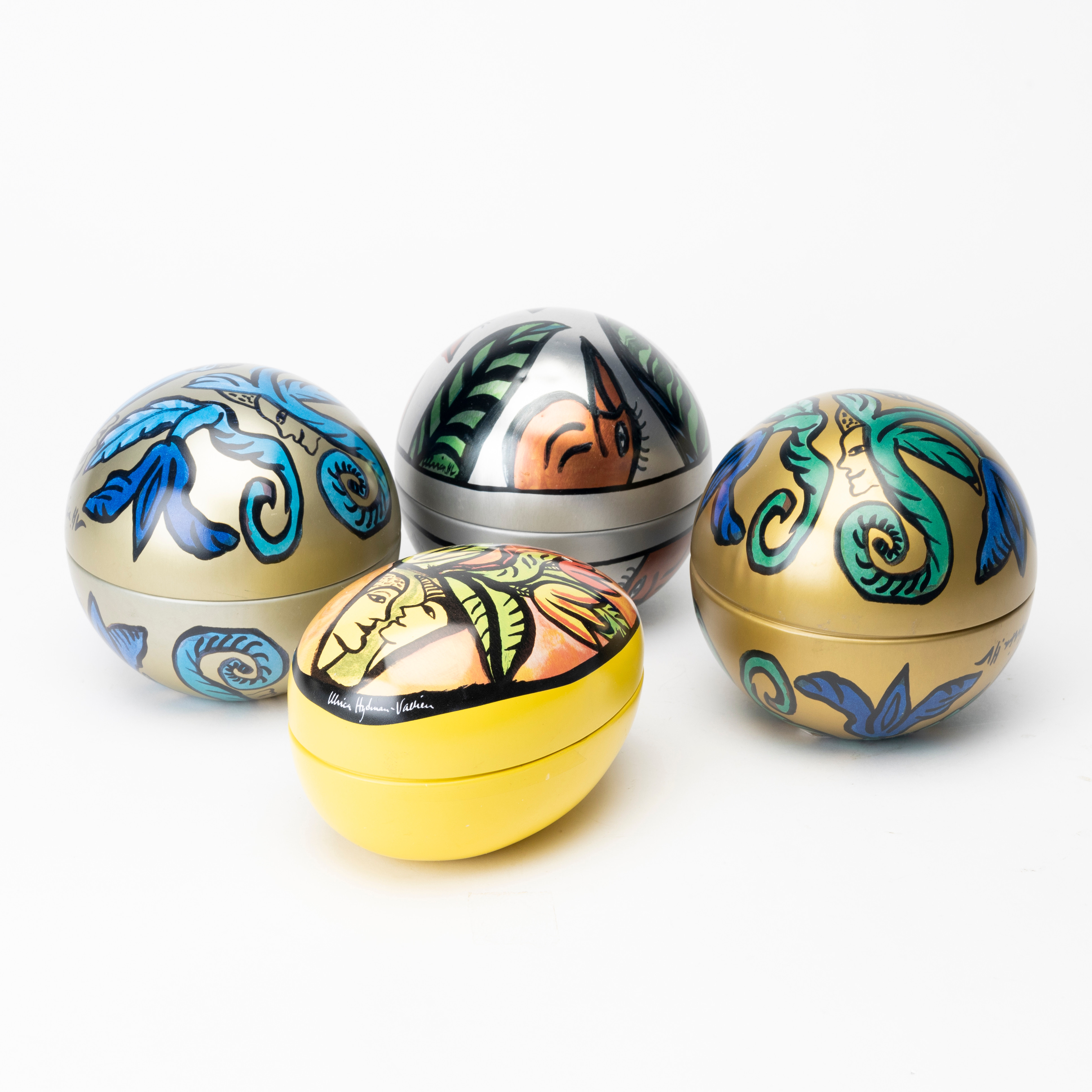 ULRICA HYDMAN-VALLIEN. 4 st, ägg, metall.