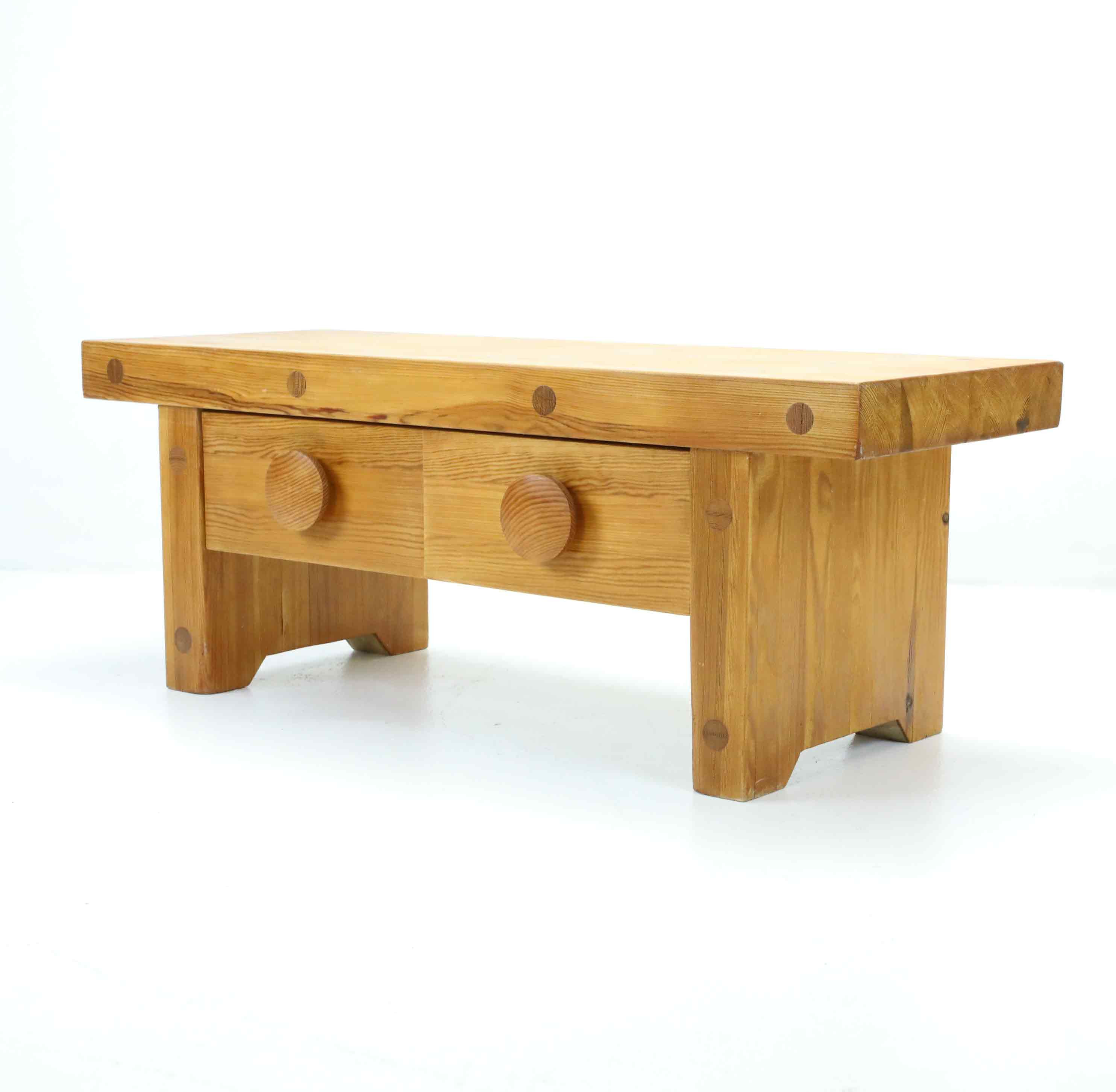 RUBEN WARD. Bänk/hallbyrå, furu, "Ruben II", AB Nybrofabriken, Fröseke, 1970-tal.