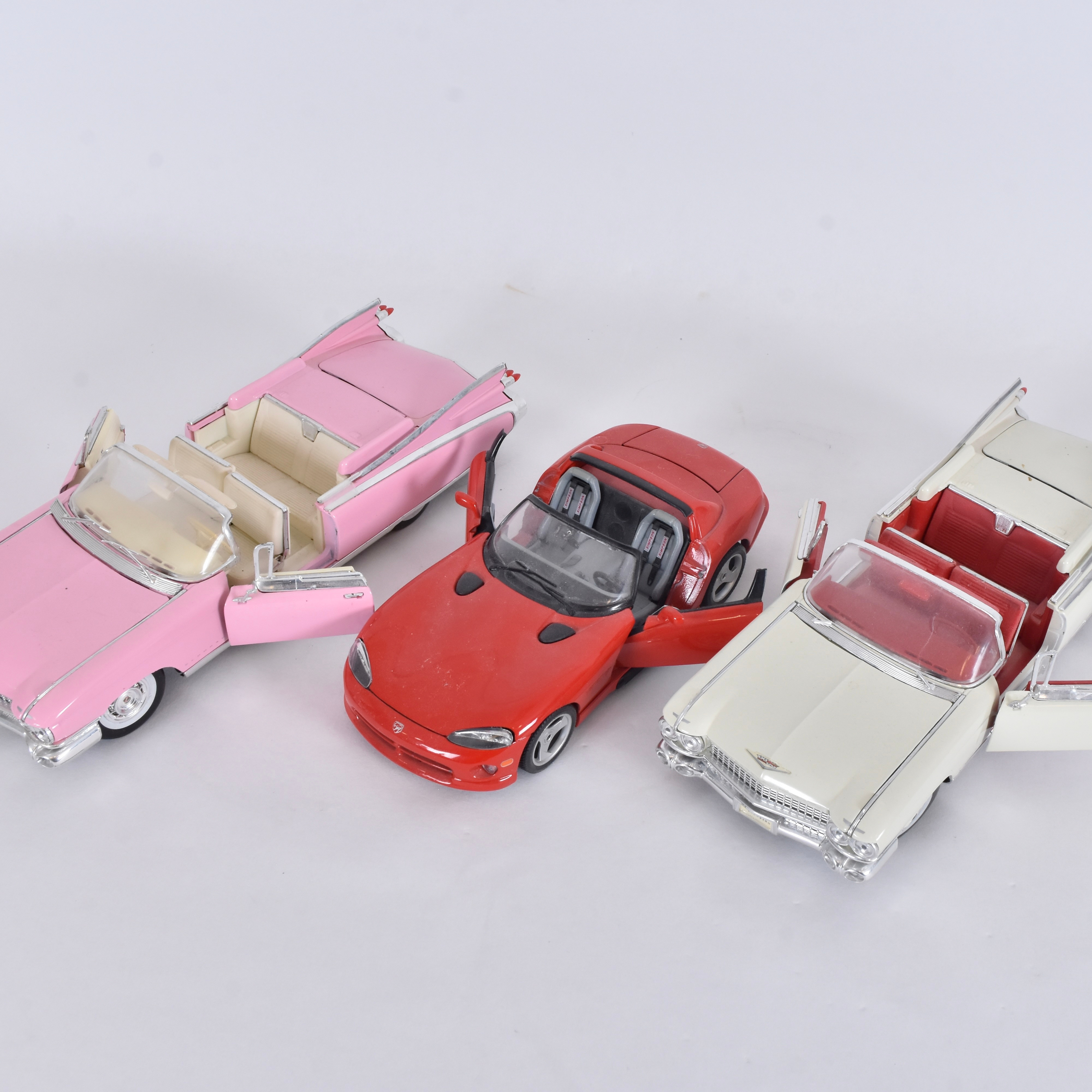 MODELLBILAR, 3 st, Burago & Maisto.