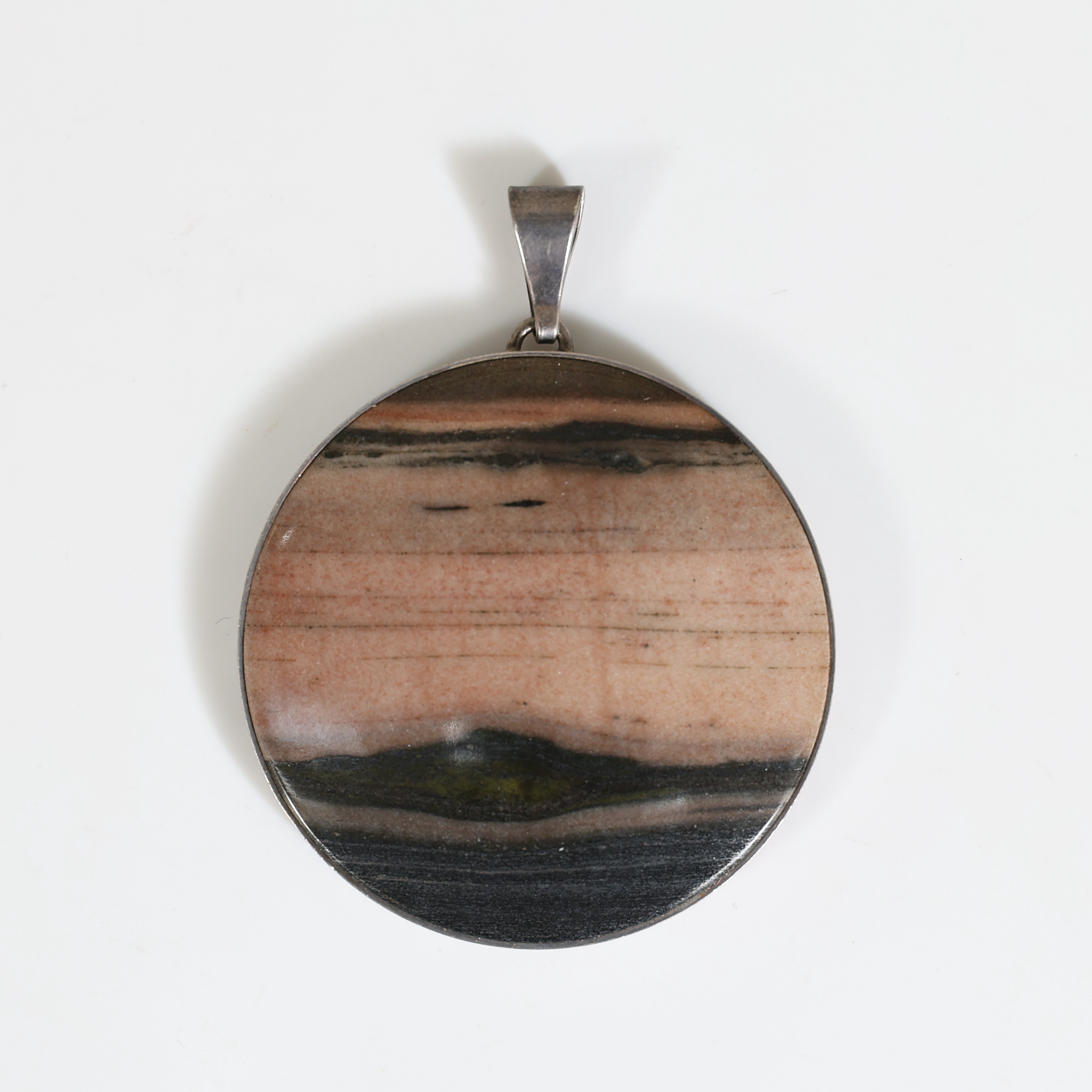 BROSCH, silver & sten, Stenlya Bengtsson & Co., Dalarö, 1971. Totalvikt ca 23 gram.