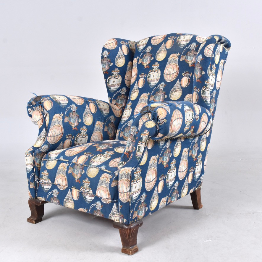 ÖRONLAPPSFÅTÖLJ, helstoppad, 1920-tal.