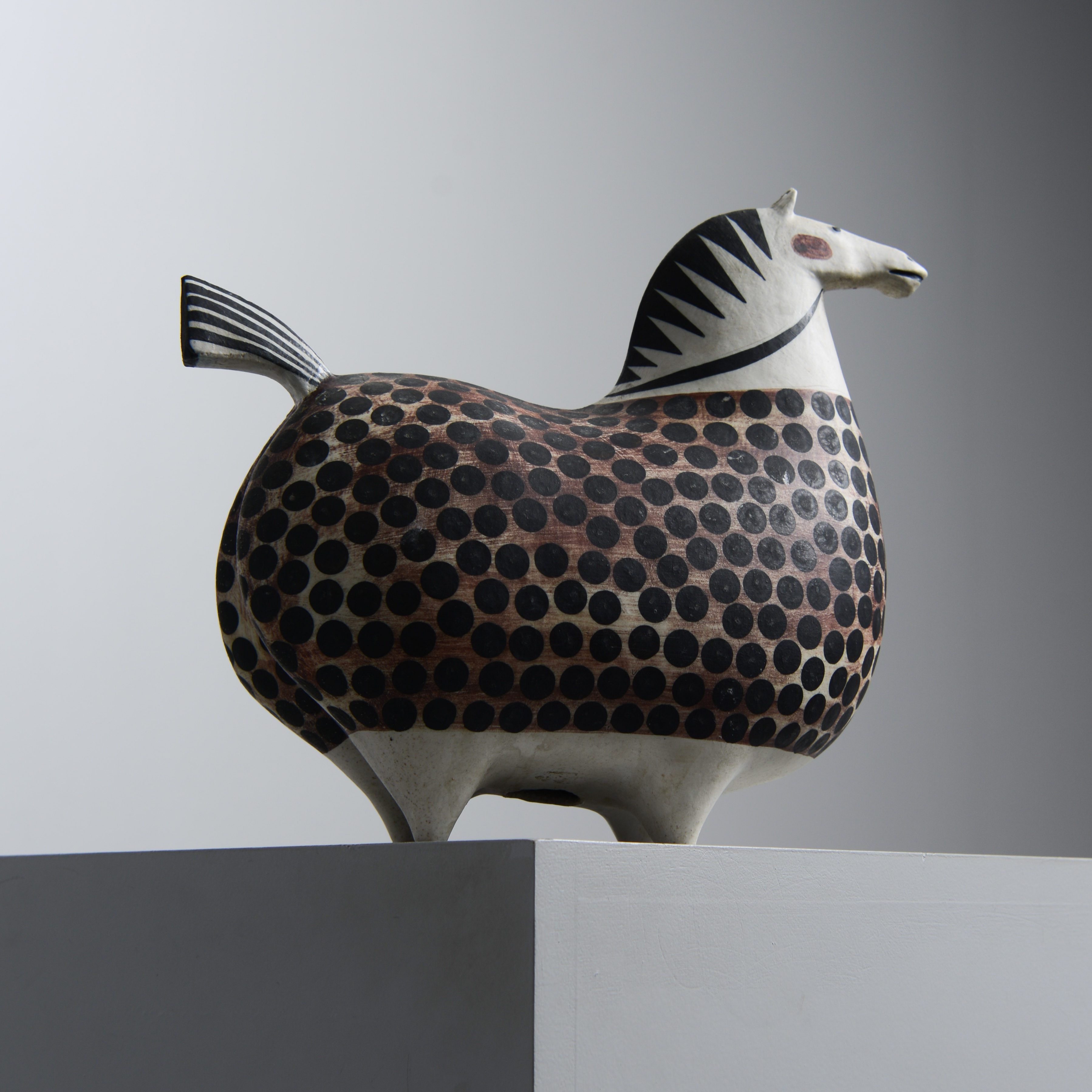 STIG LINDBERG. Stor springare, Studiohanden, Gustavsberg, formgiven 1958.