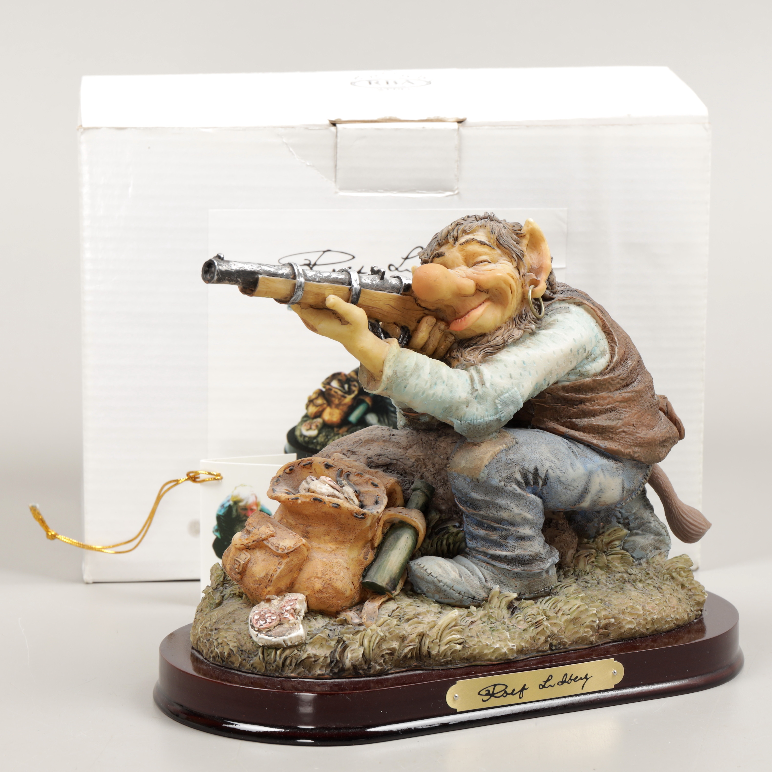 ROLF LIDBERG. Skulptur, jägartroll, konstmassa, RBA, 1900-talets andra hälft.