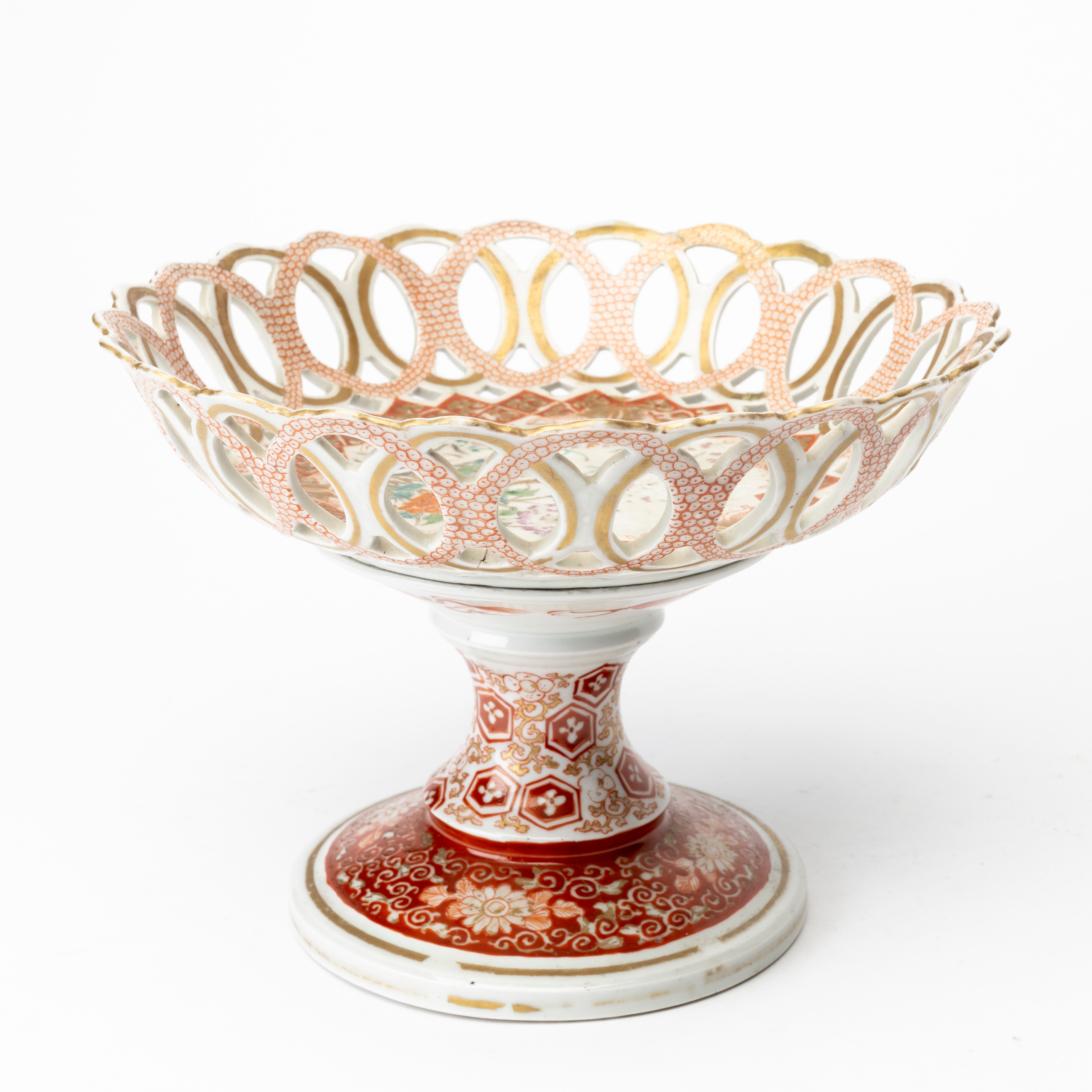 GALLERSKÅL PÅ FOT, porslin, Kina, sen Qing, 1800-tal.