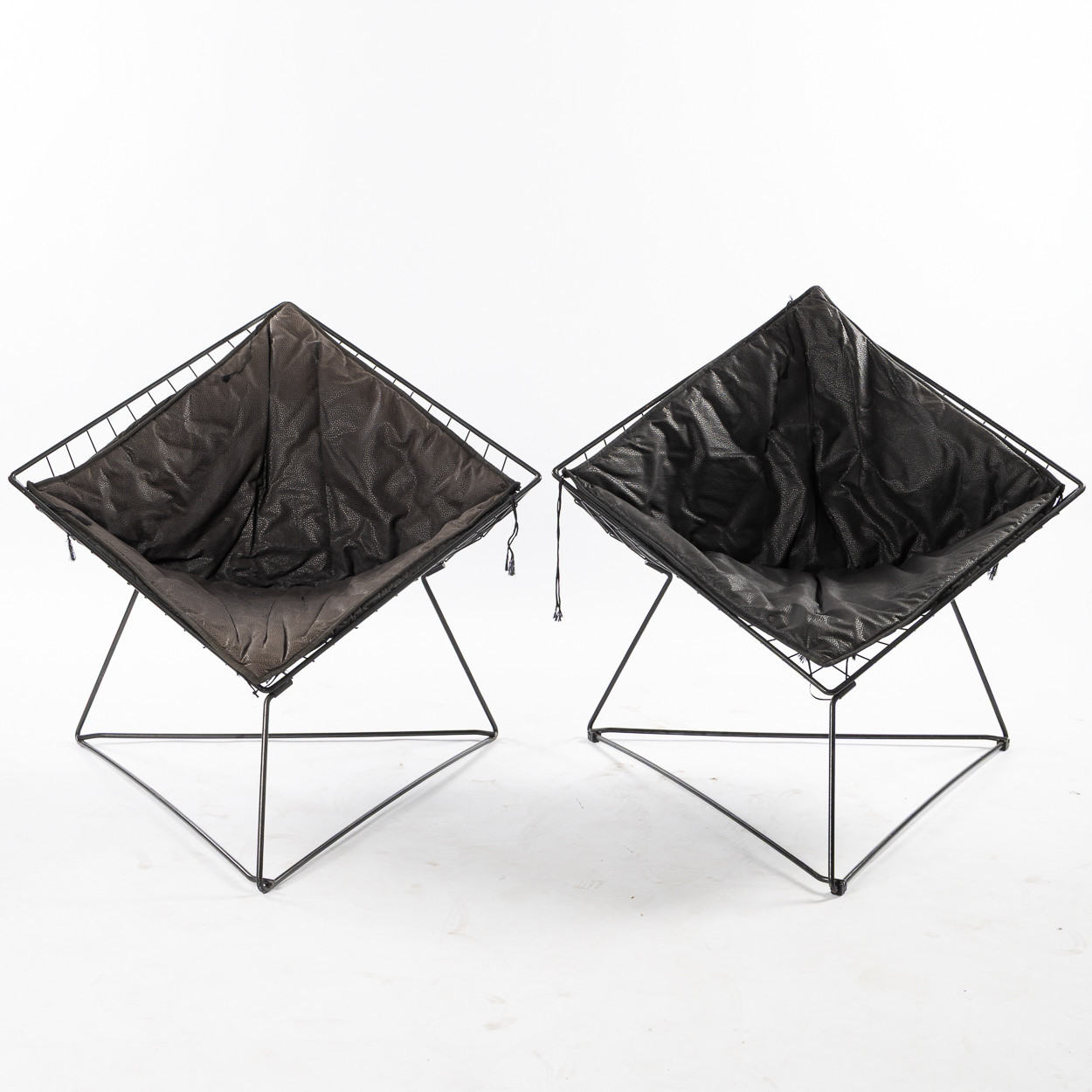 NIELS GAMMELGAARD. Fåtöljer, ett par "Oti", formgiven 1986 för Ikea.