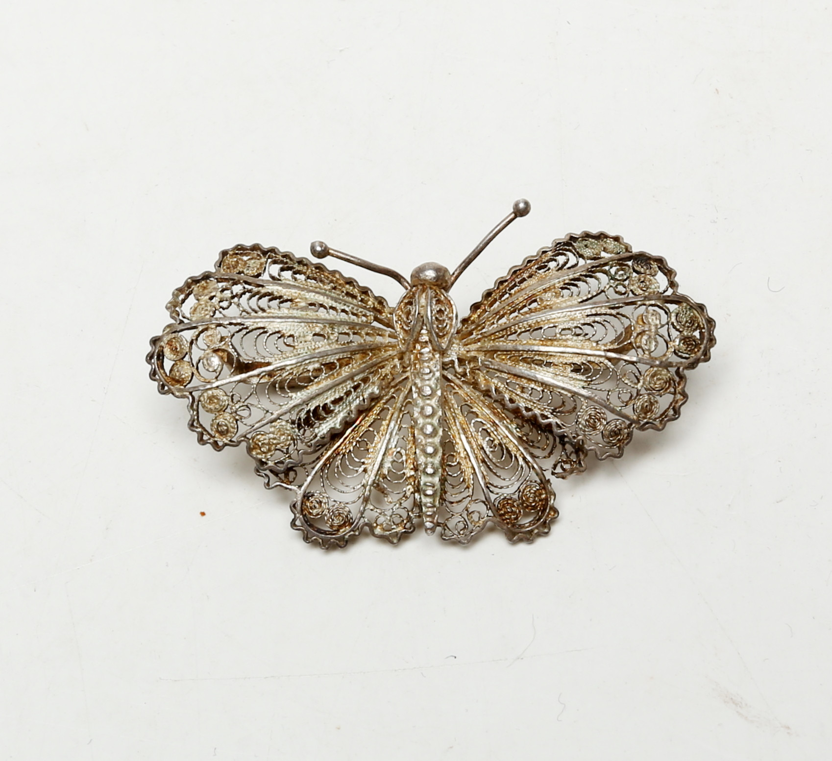 FJÄRILSBROSCH, filigran, sannolikt silver.