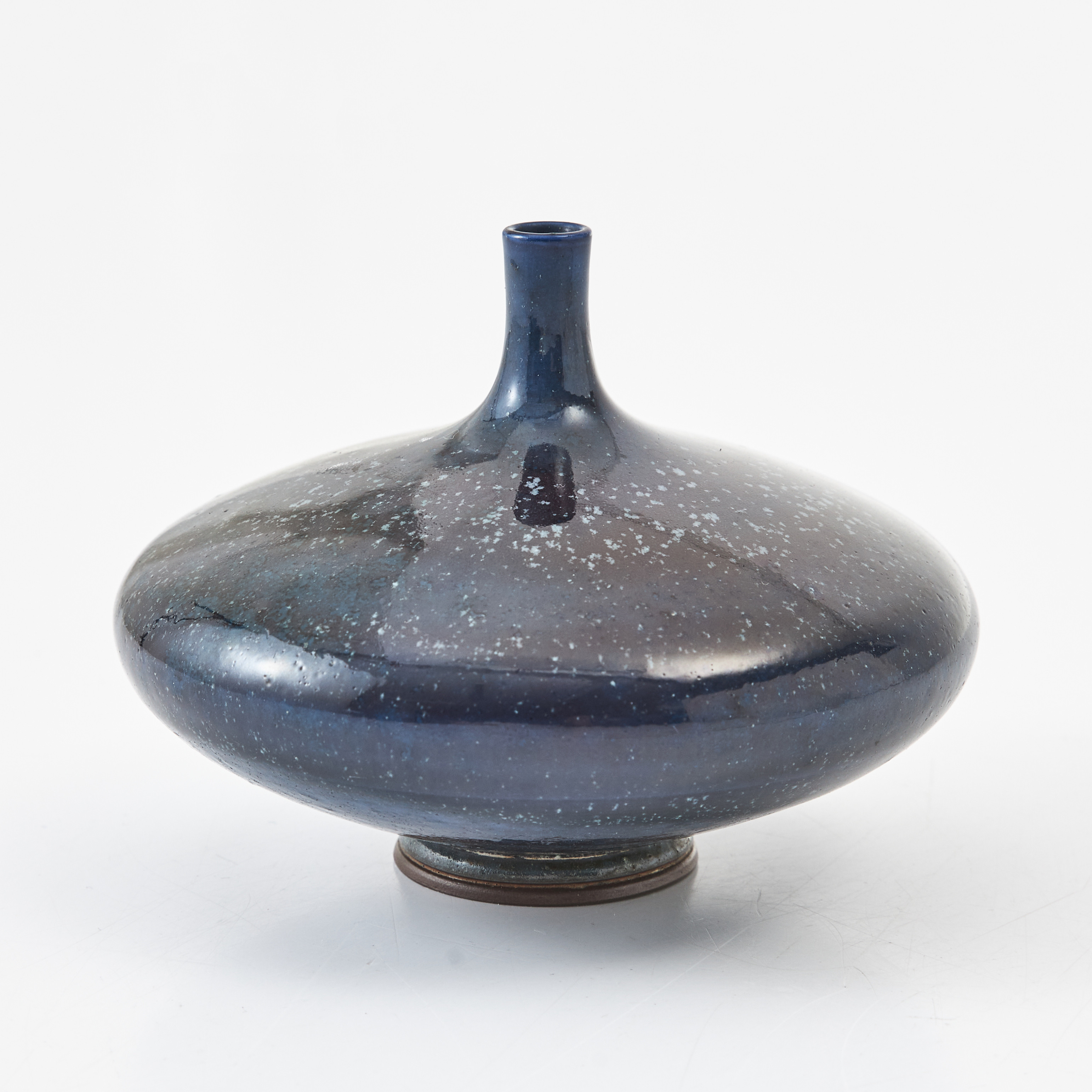 BERNDT FRIBERG. Vas, aniaraglasyr, stengods, Studiohanden Gustavsberg, signerad och årsdaterad J för 1968.