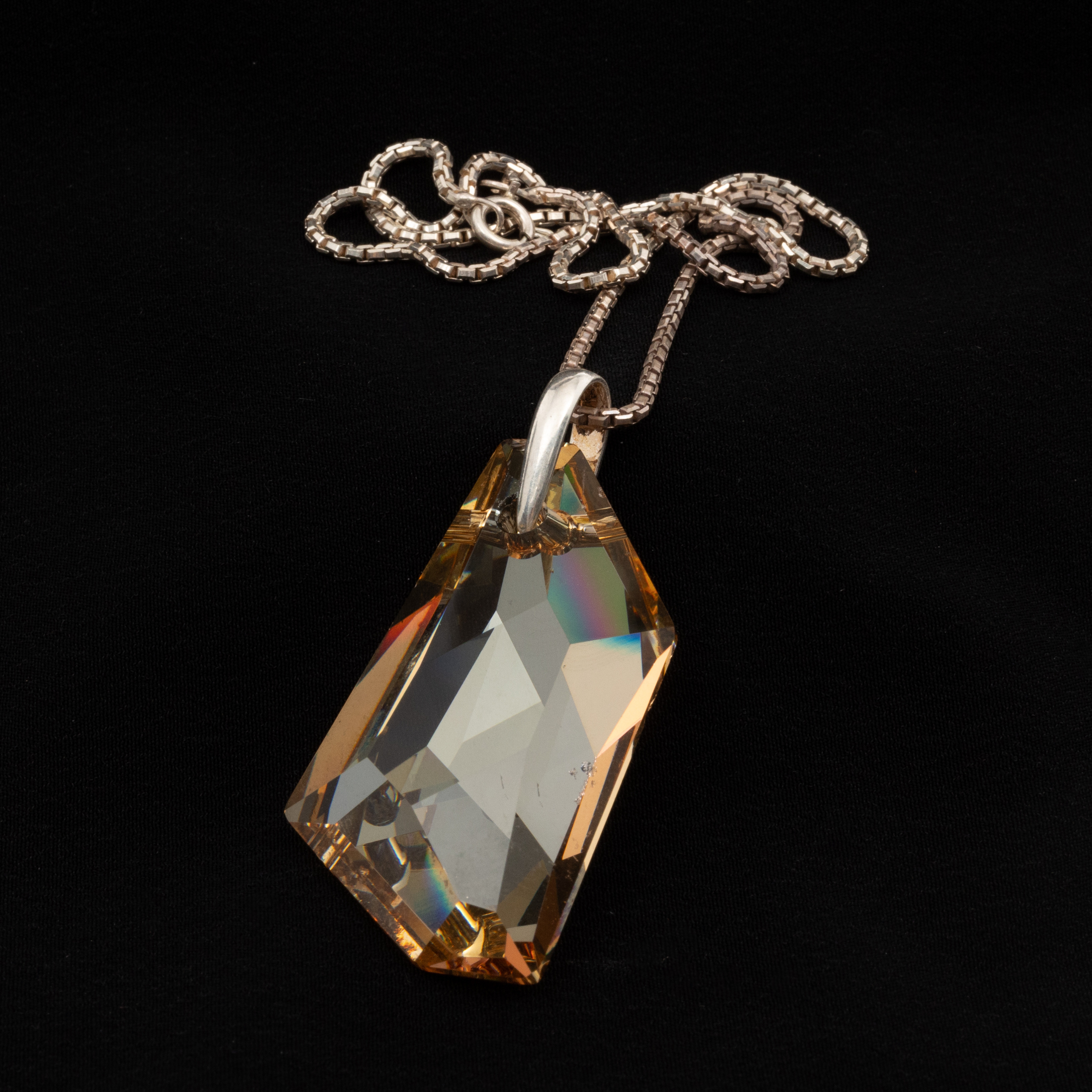 COLLIER, Silver.