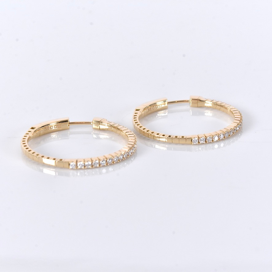 DIAMANTCREOLER, ett par, 0,82ct, 18K.