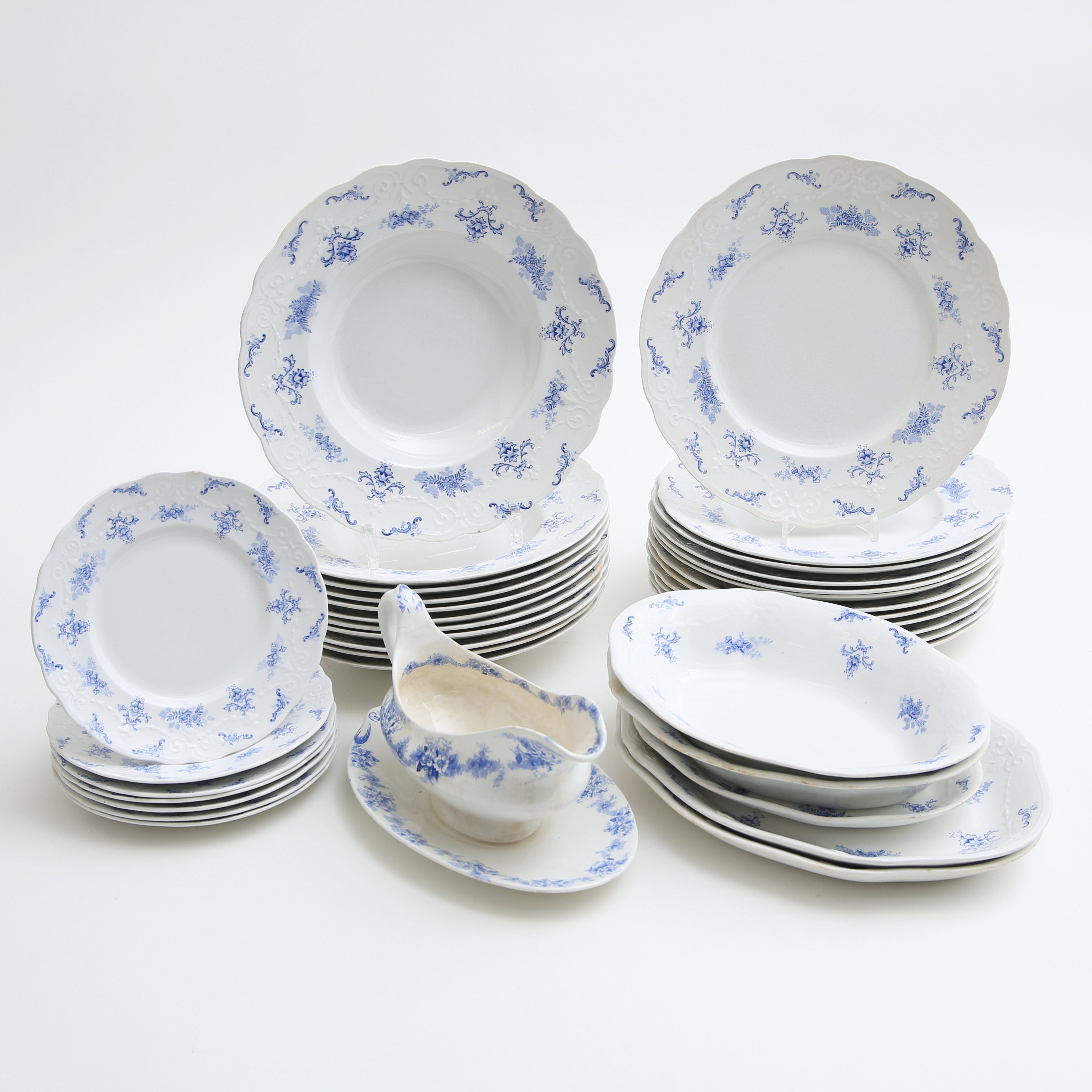 MATSERVISDELAR, 36 st, "Viktoria", Gustafsberg, 1800-tal.