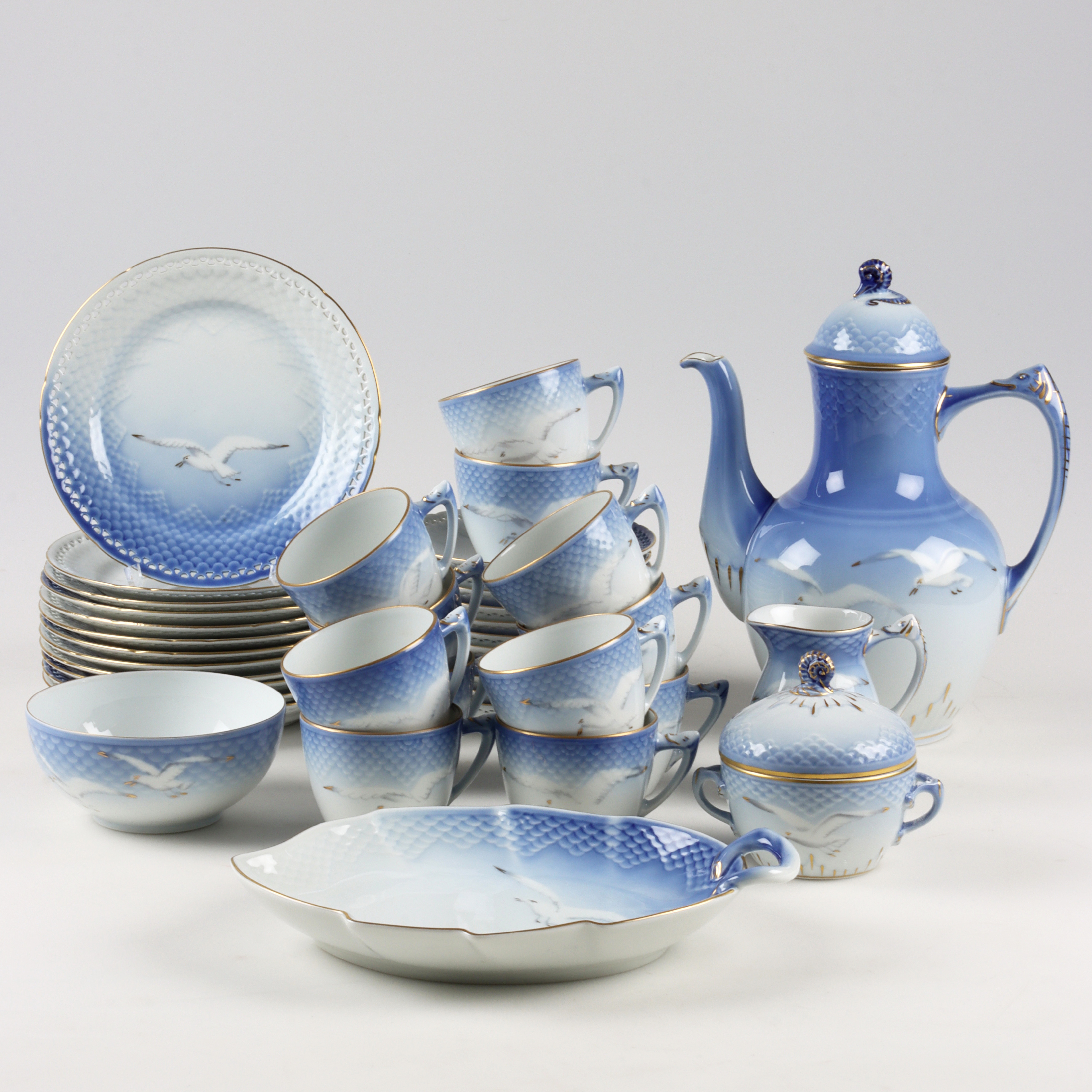 KAFFESERVIS, 40 delar, Blå Måsen, Bing & Gröndahl. 1900-tal.