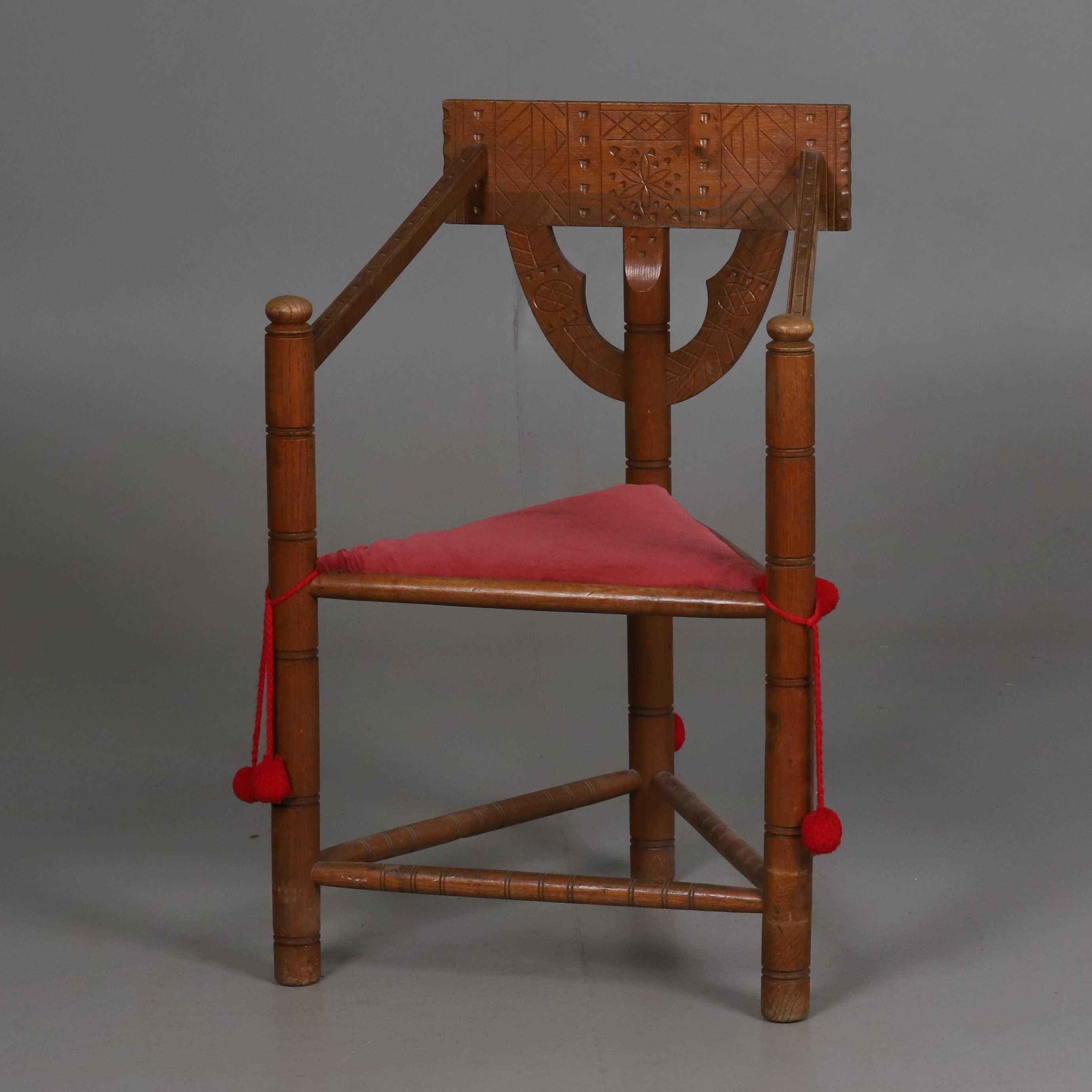 MUNKSTOL, beskuren ek, 1900-tal.