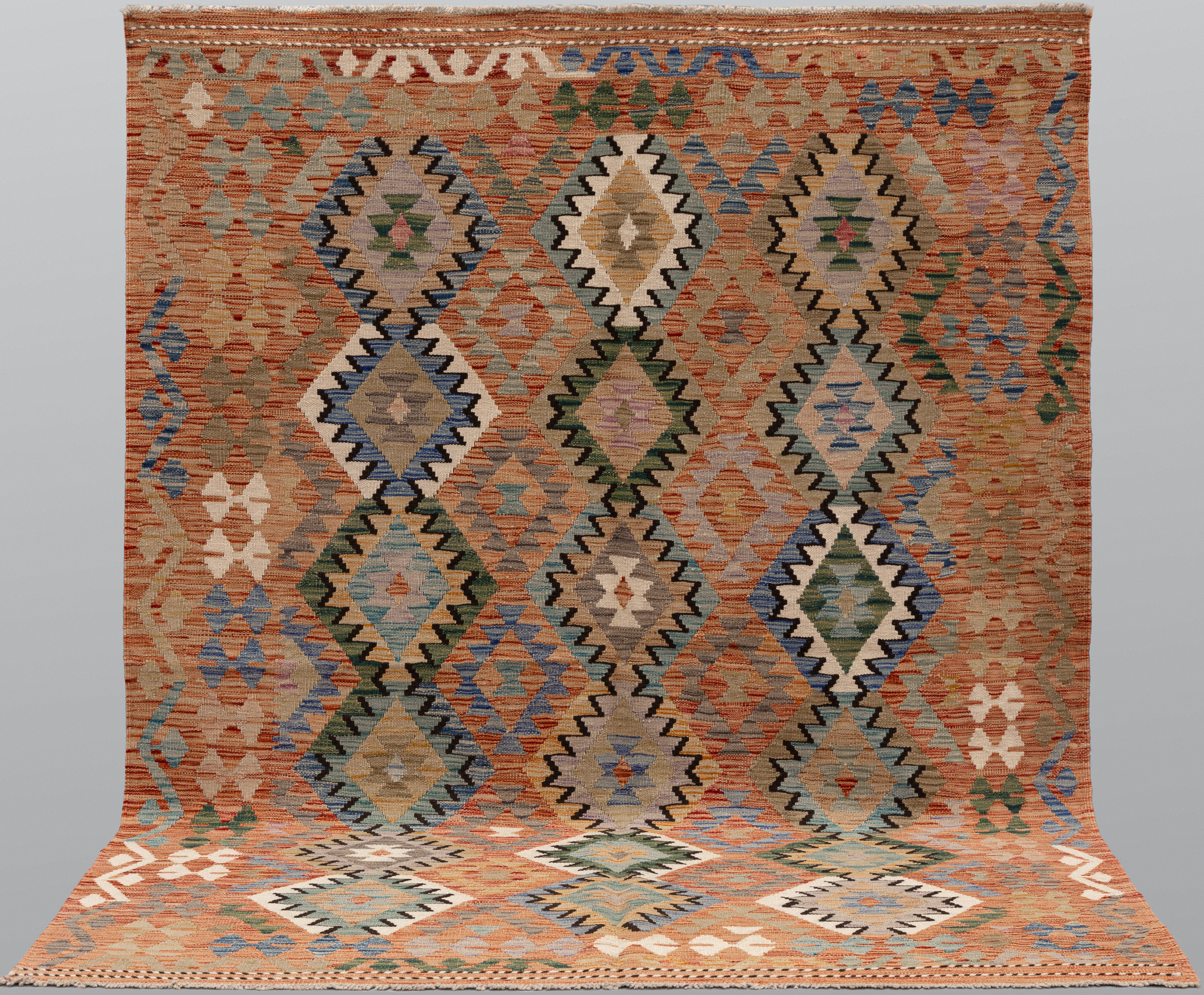 ORIENTMATTA. Kelim klassisk design, 237 x 179 cm.