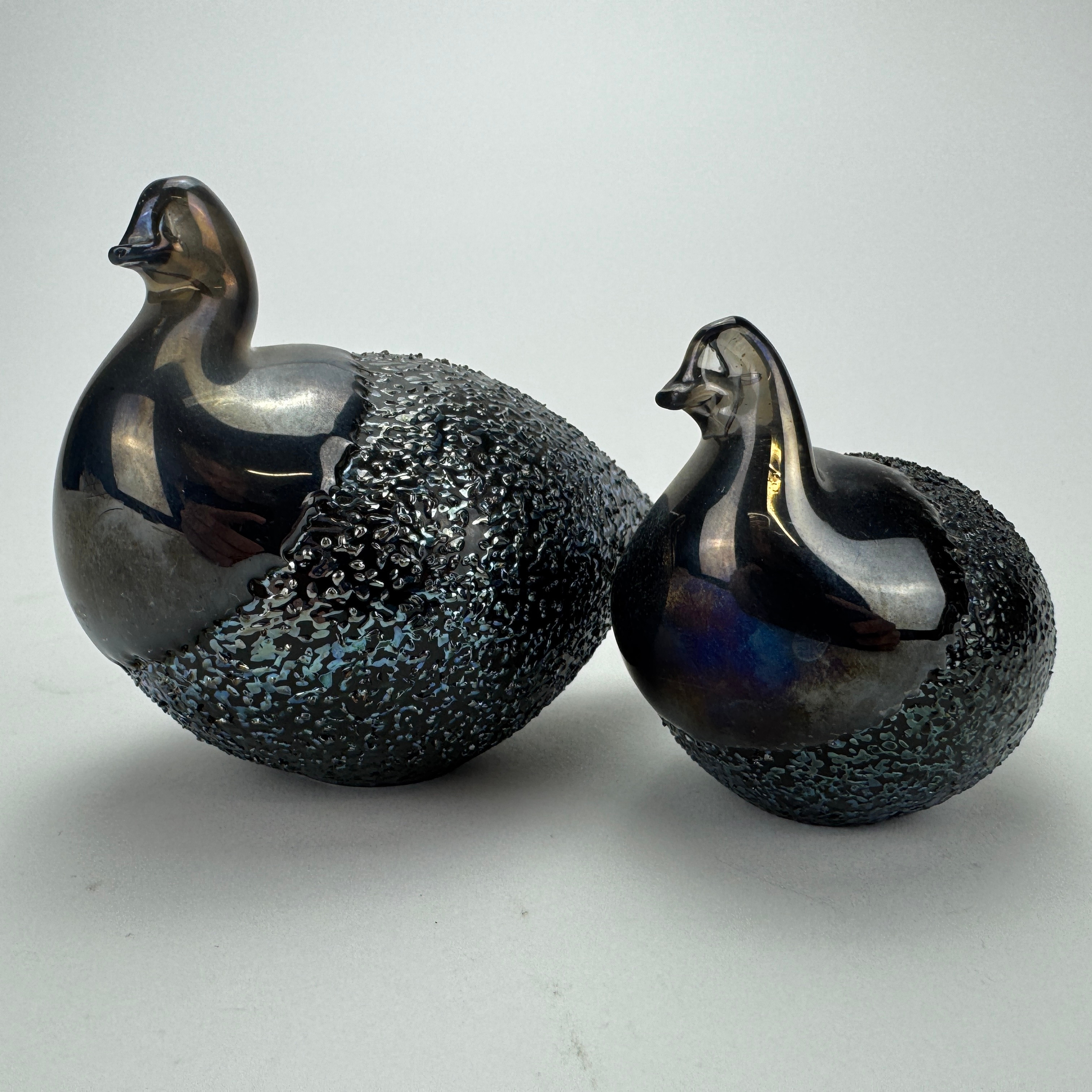 JUSSI RIIHIMÄKI. Fåglar, 2 st, Finland, en signerad.