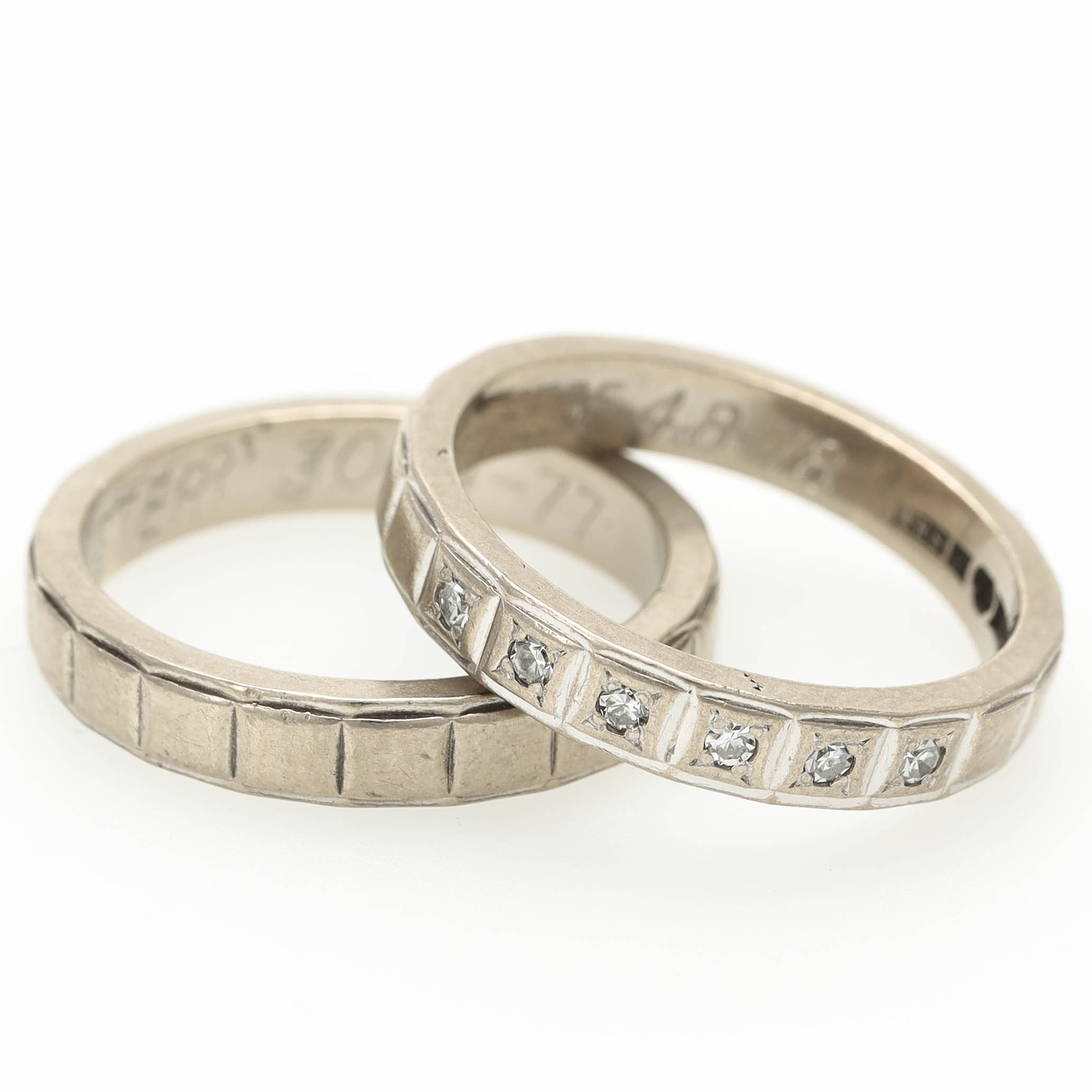 RINGAR, 2 st, 18 k vitguld, diamanter, mönstrade, Nimbus, Eskilstuna 1978.