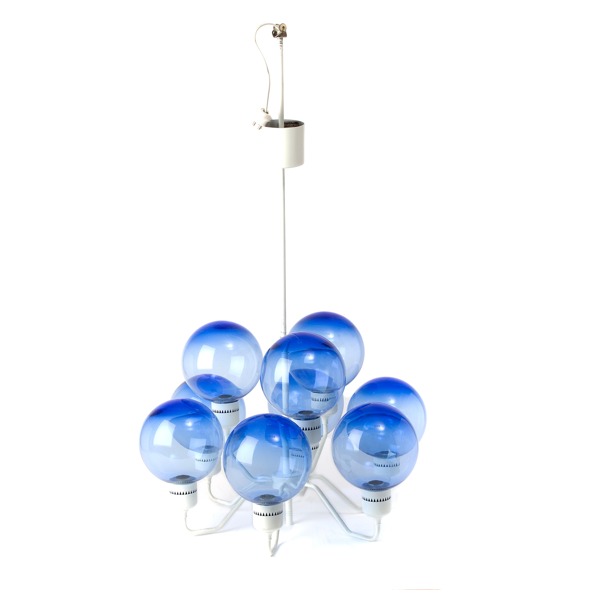 HANS-AGNE JAKOBSSON. Taklampa, vitlakerad med blå glaskupor, Markaryd, 1900-talets andra hälft.