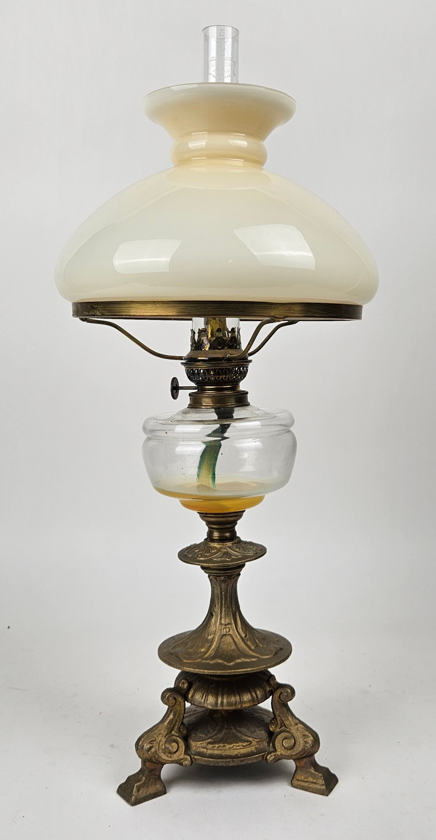 BORDSFOTOGENLAMPA, metall och glas, omkring år 1900.