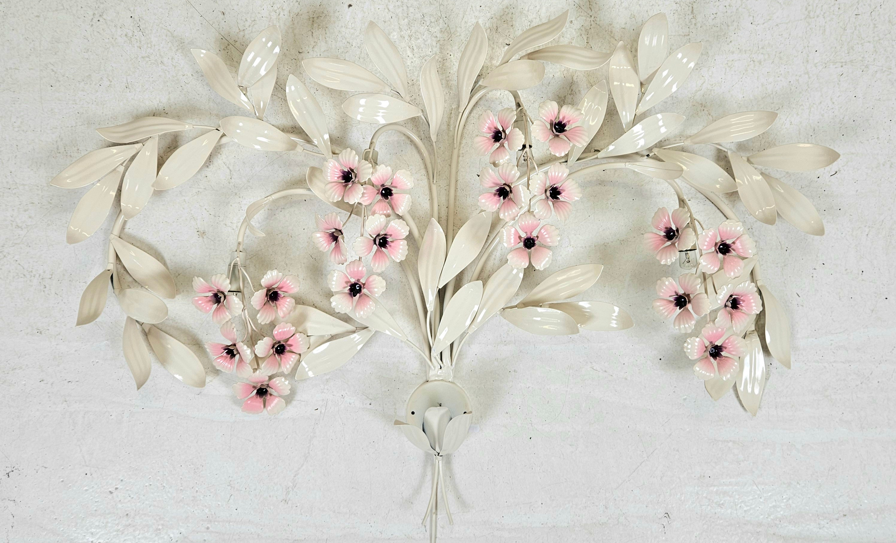 VÄGGLAMPA, lackerad metall, Ledung.