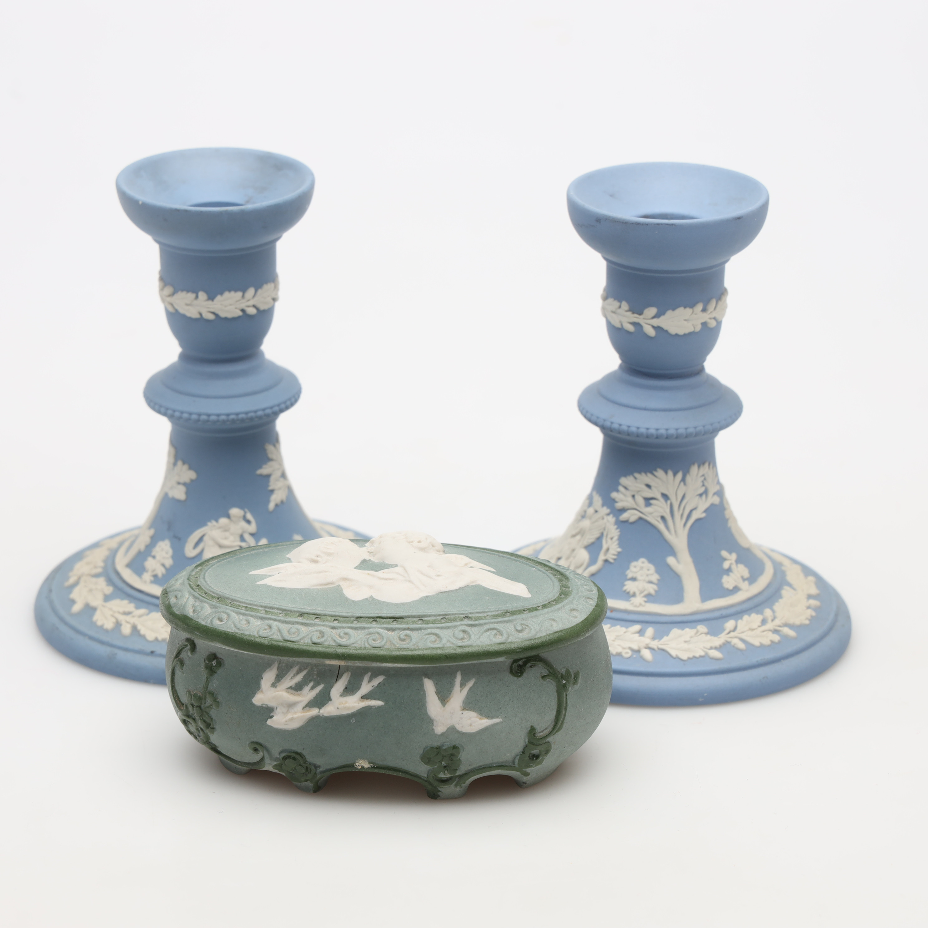 LJUSSTAKAR samt LOCKASK, bland annat Wedgwood, England.