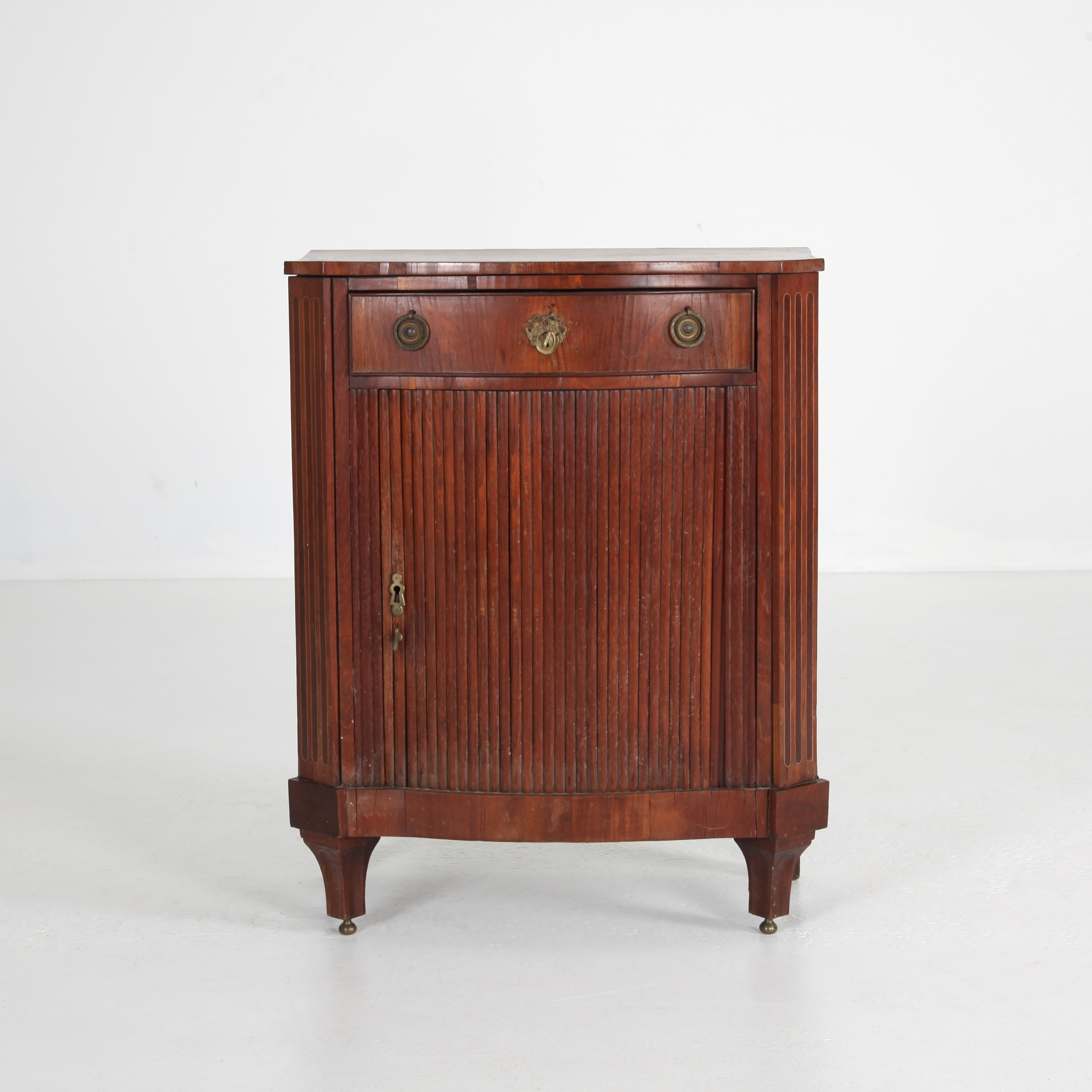 SKÅP MED JALUSI, mahogny, 1800-talets första hälft.